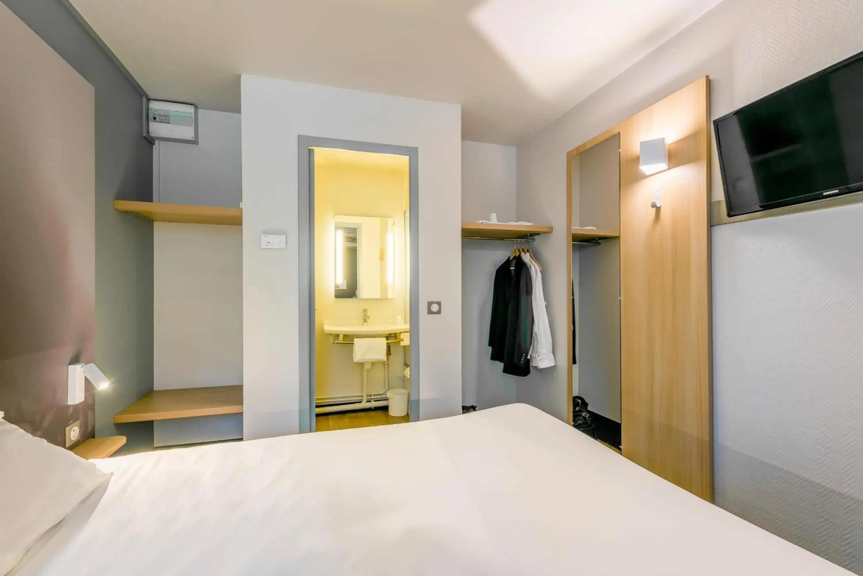 Double Room in B&B HOTEL Boulogne-sur-Mer Saint-Martin Double Room in B&B HOTEL Boulogne-sur-Mer Saint-Martin