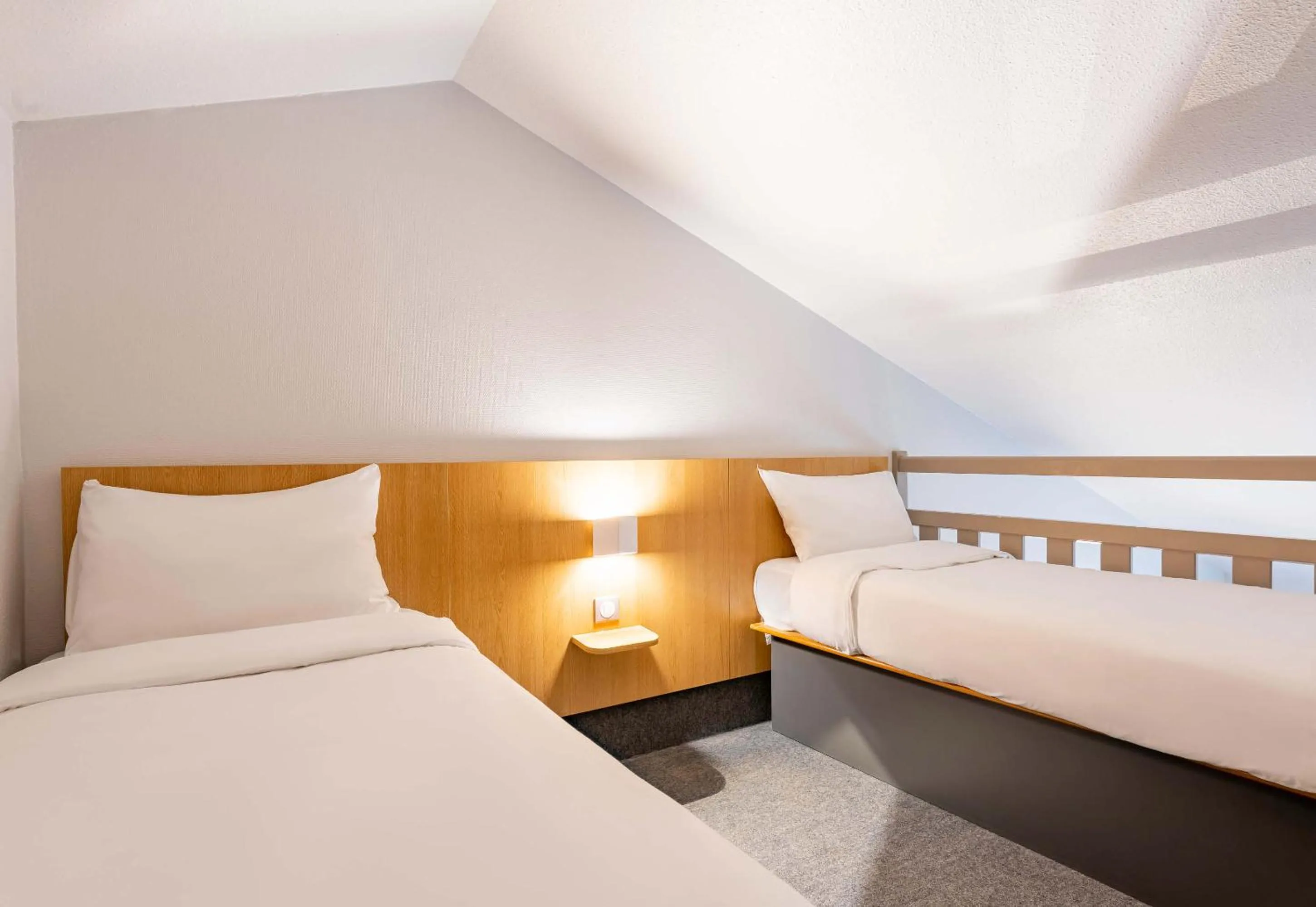 Bedroom, Bed in B&B HOTEL Boulogne-sur-Mer Saint-Martin