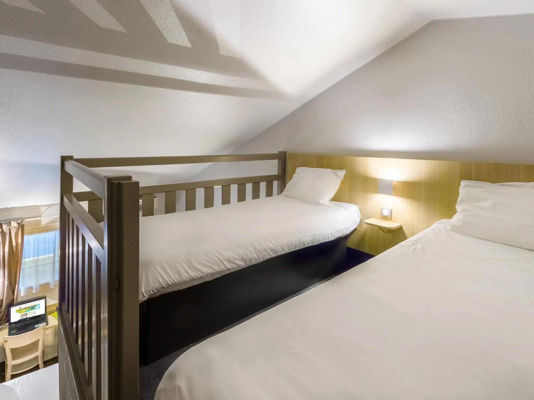 Bed in B&B HOTEL Boulogne-sur-Mer Saint-Martin