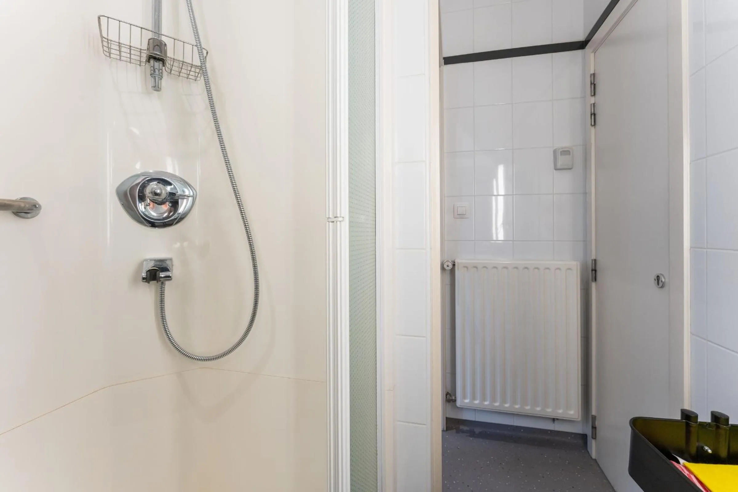 Shower, Bathroom in Hotel de Pauw