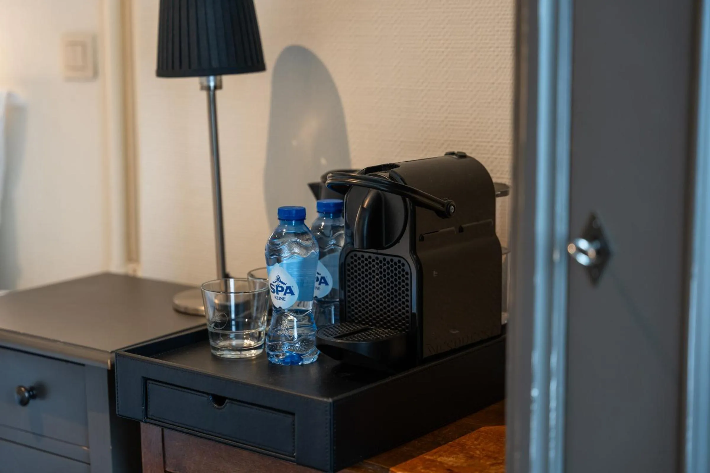 Coffee/tea facilities in Hotel de Pauw