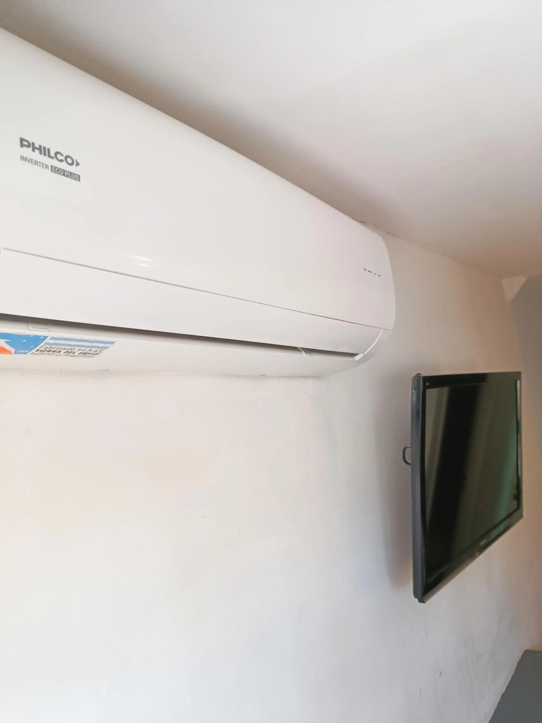 TV and multimedia in Hotel Estrella Andina