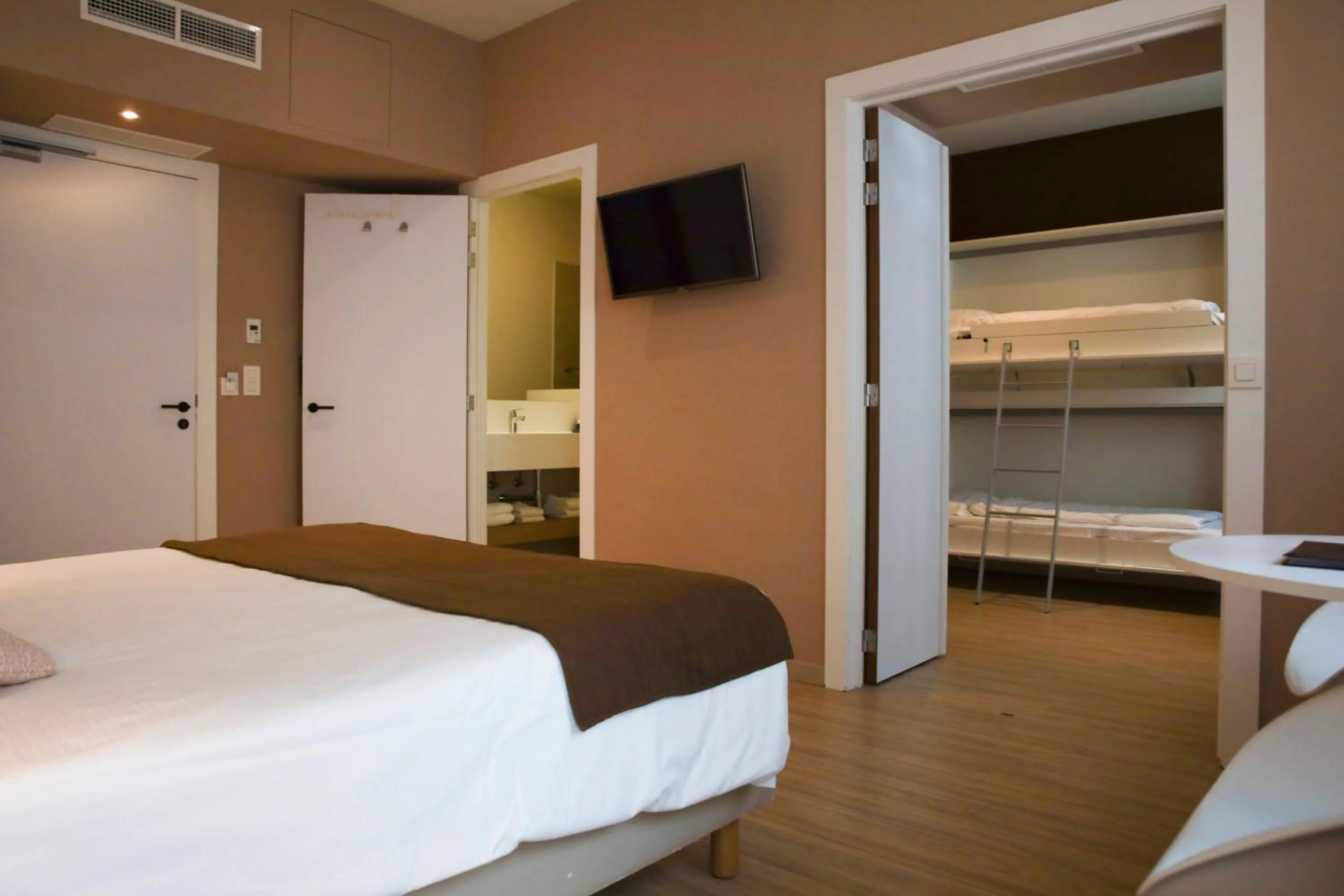 Photo of the whole room, Bed in Alfa Inn