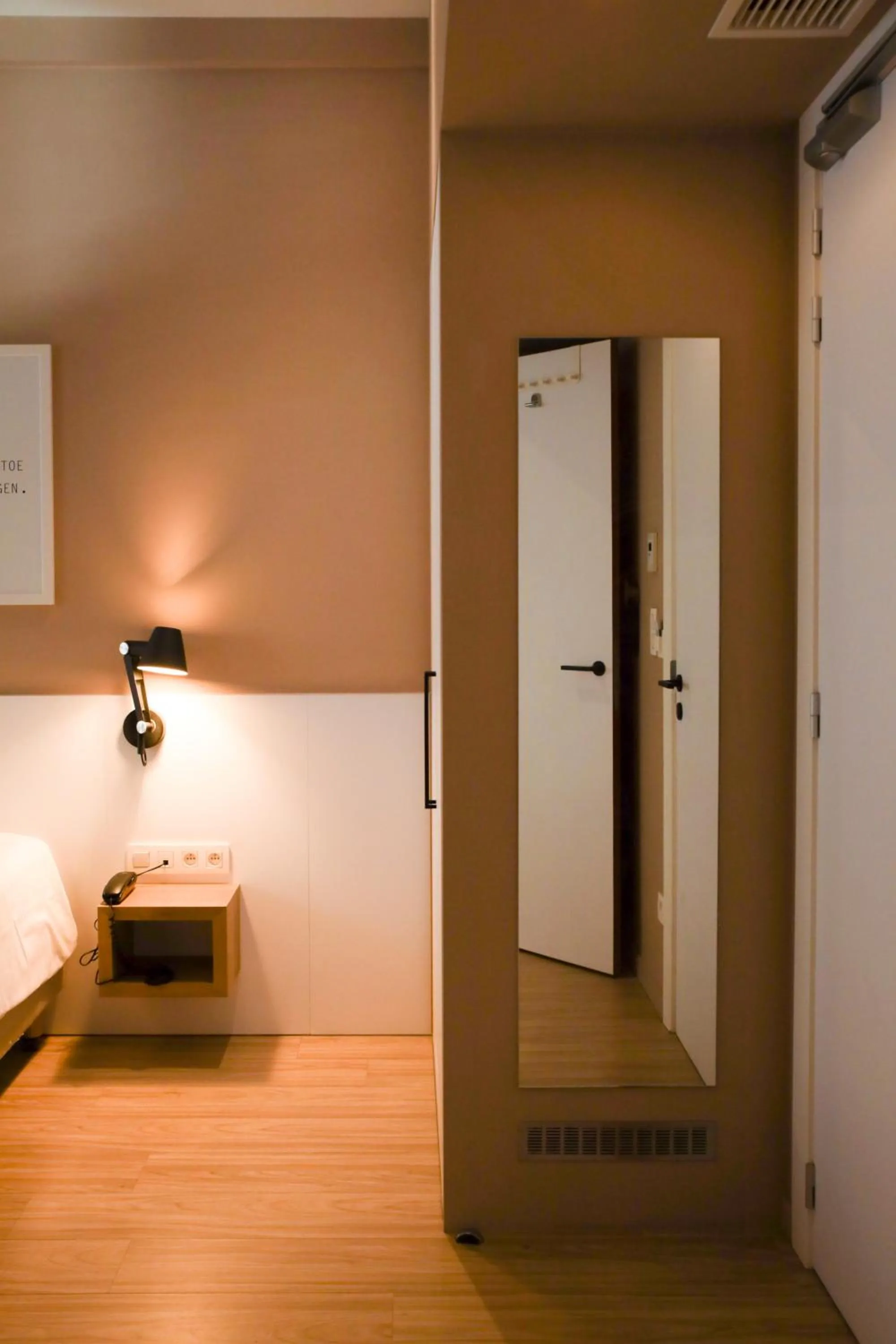 Bedroom, Bed in Alfa Inn