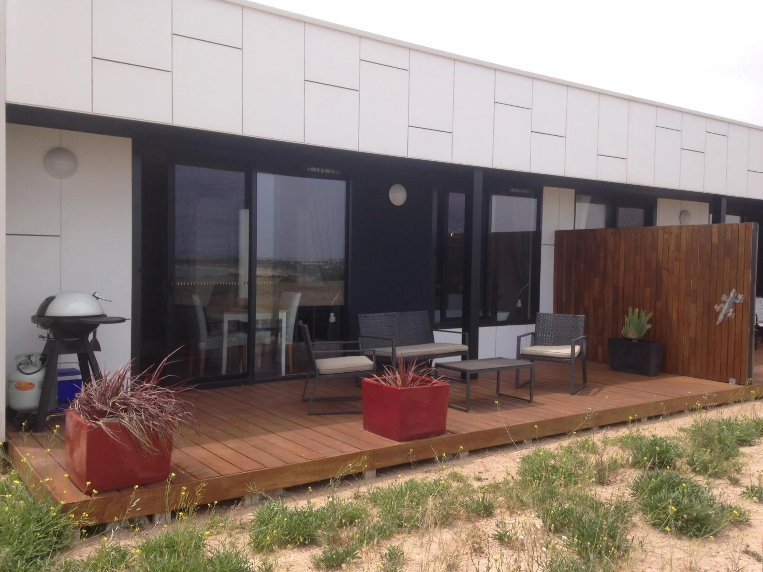 BBQ facilities in Perlubie Sea