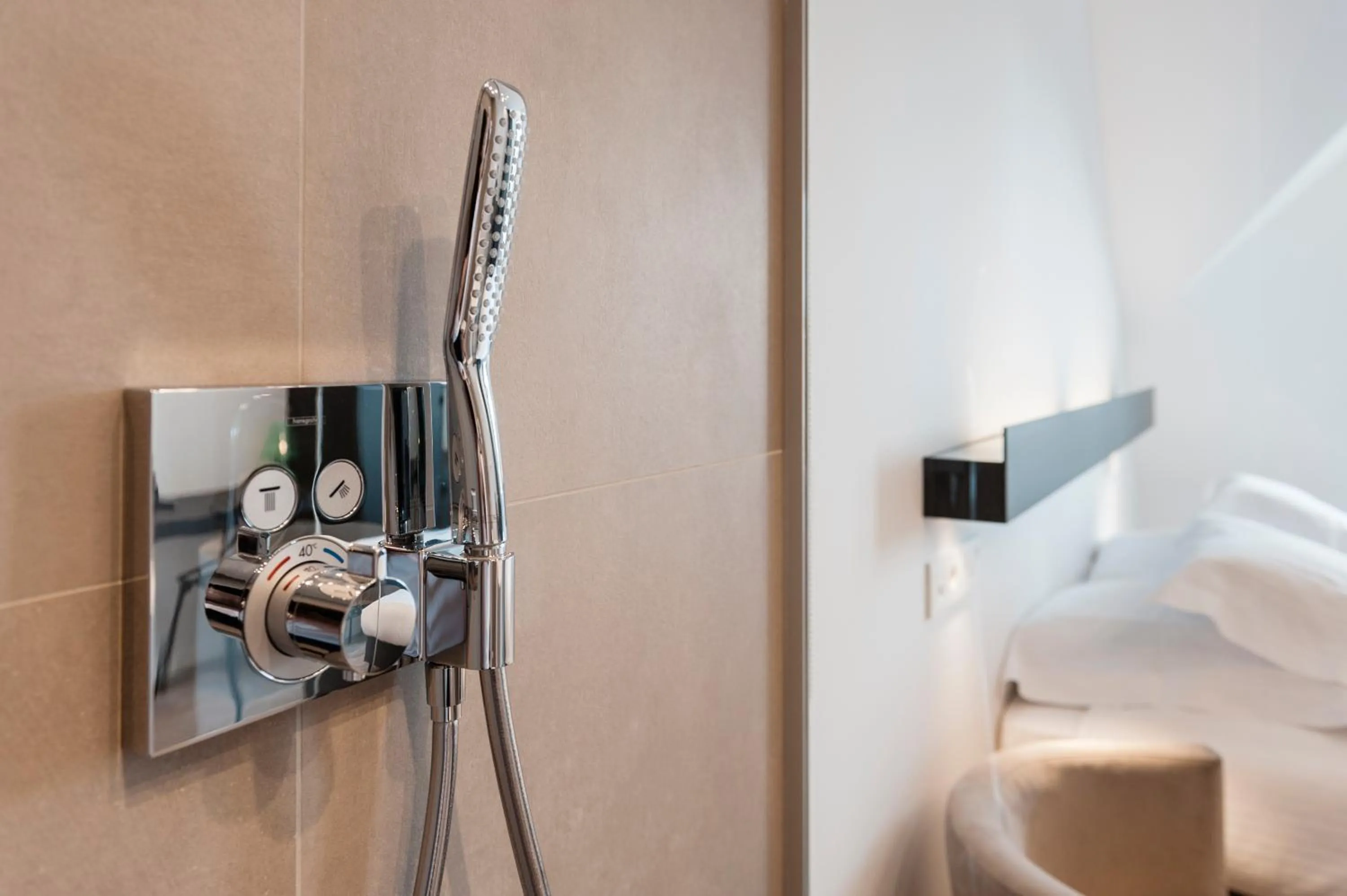 Bathroom, Bed in Hotel Portinari