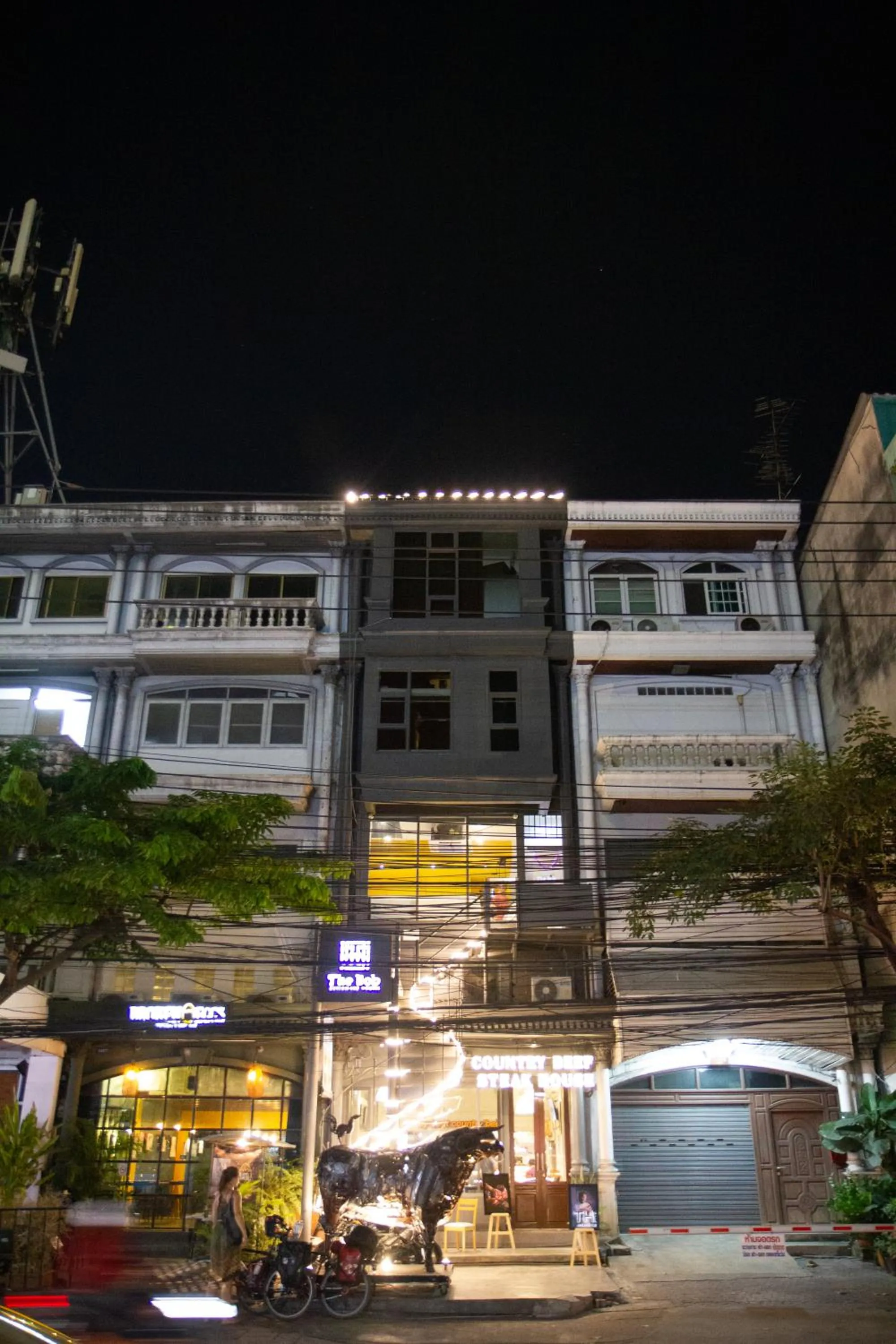 Restaurant/places to eat in BoB Hostel บ็อบโฮสเทล