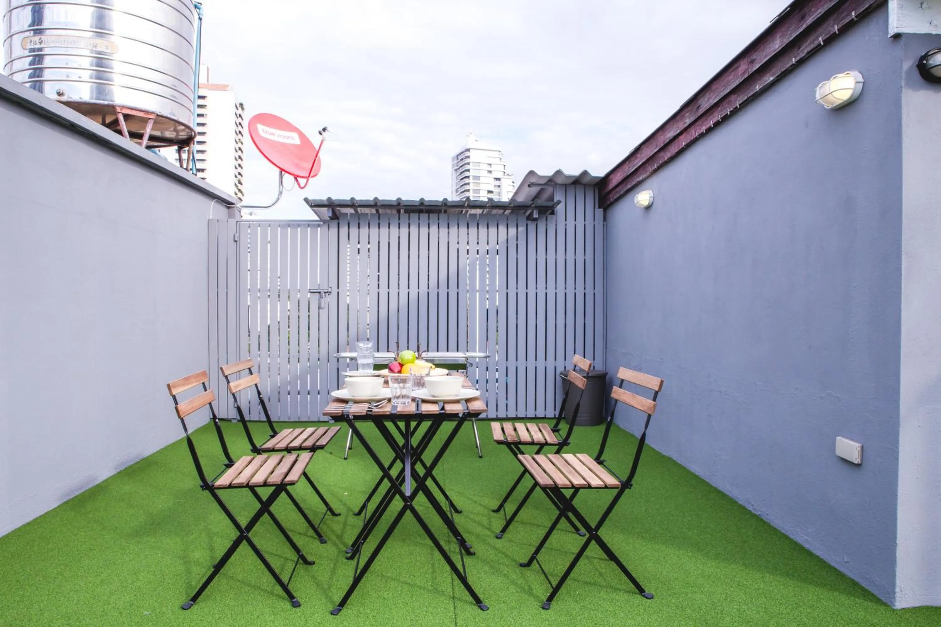 Garden in BoB Hostel บ็อบโฮสเทล