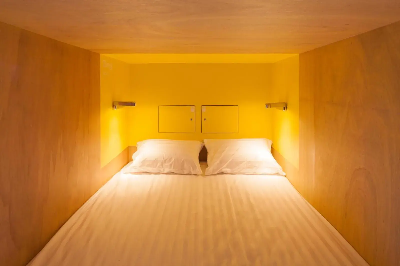 Bed in 10-Bed Mixed Dormitory Room in BoB Hostel บ็อบโฮสเทล Bed in 10-Bed Mixed Dormitory Room in BoB Hostel บ็อบโฮสเทล