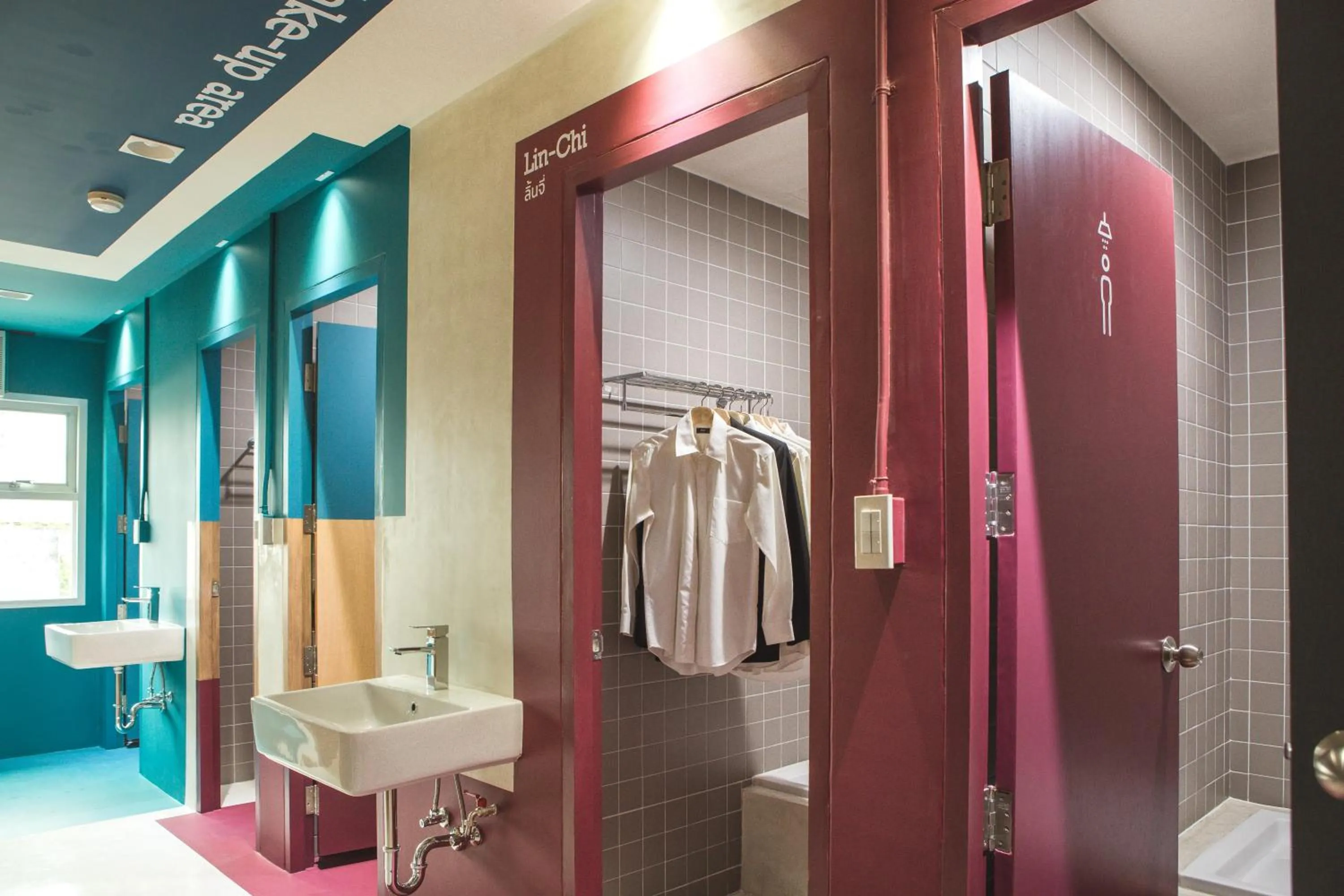 Bathroom in BoB Hostel บ็อบโฮสเทล