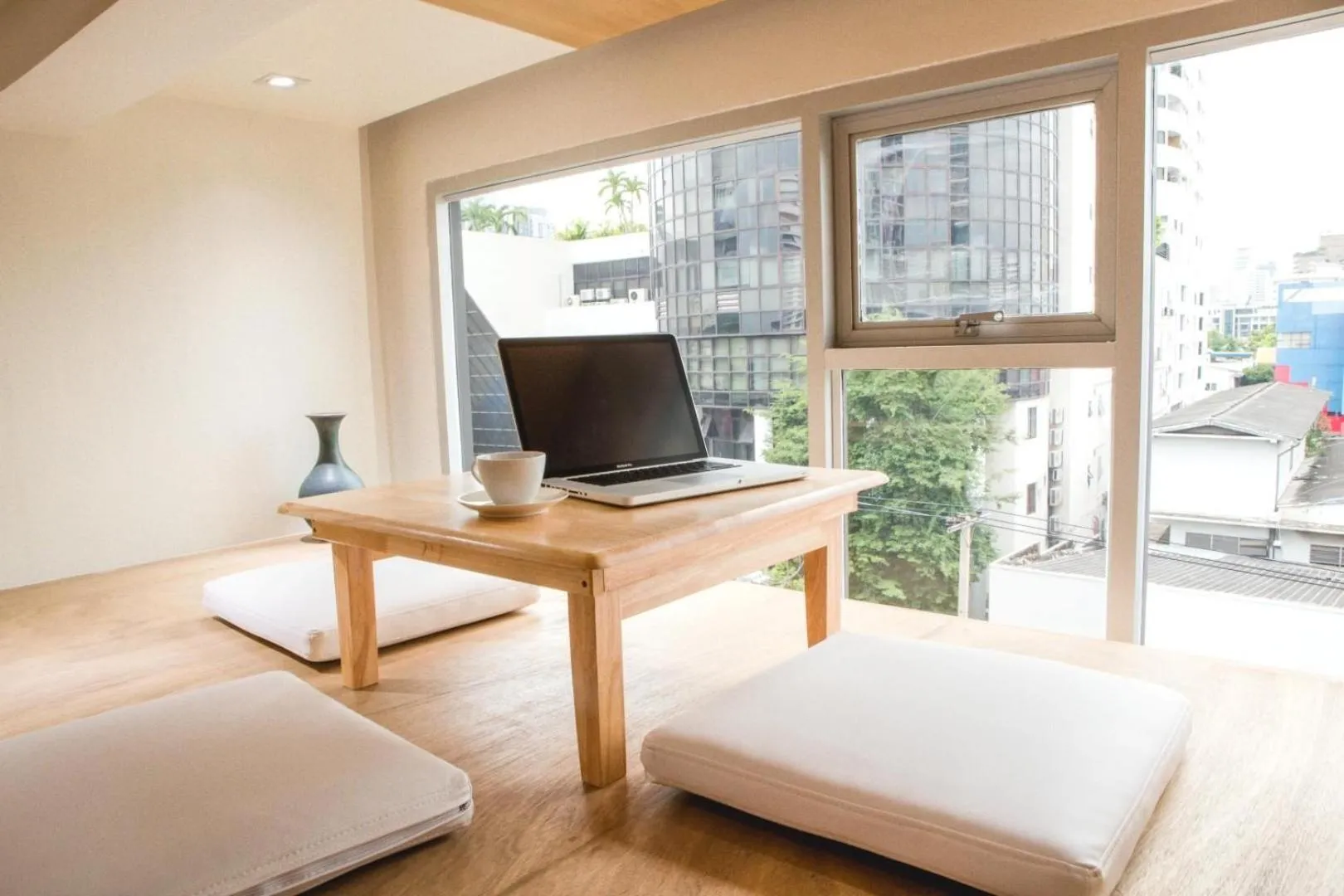 Seating area, Bed in BoB Hostel บ็อบโฮสเทล