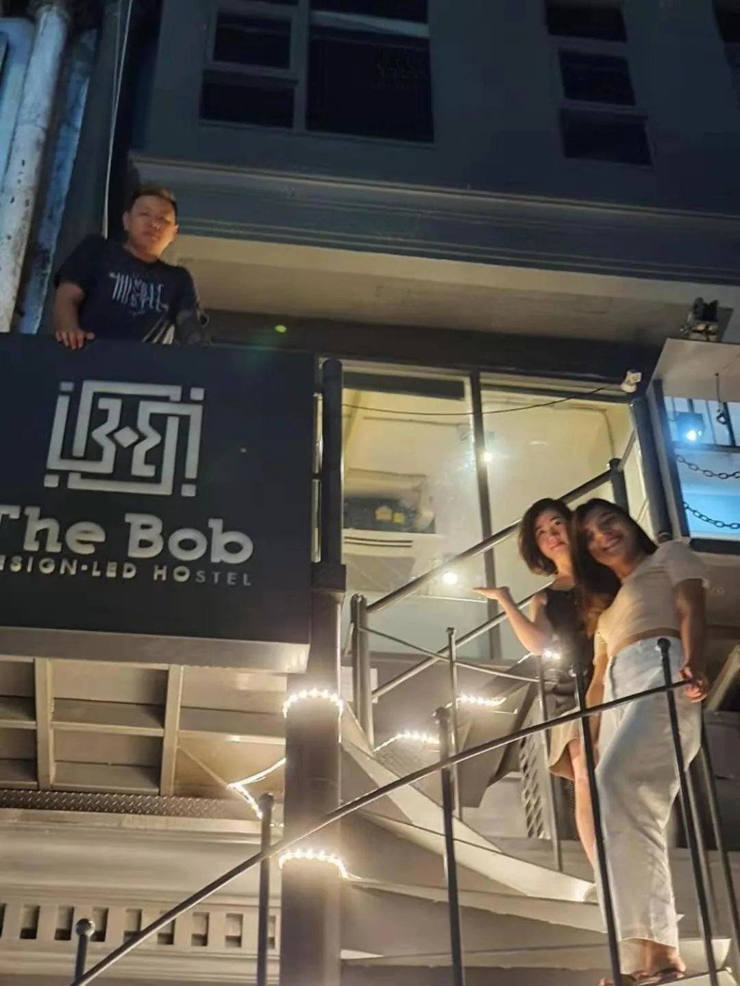 Facade/entrance in BoB Hostel บ็อบโฮสเทล