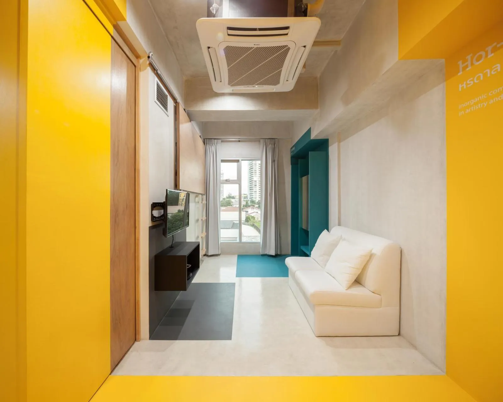 Seating area in BoB Hostel บ็อบโฮสเทล