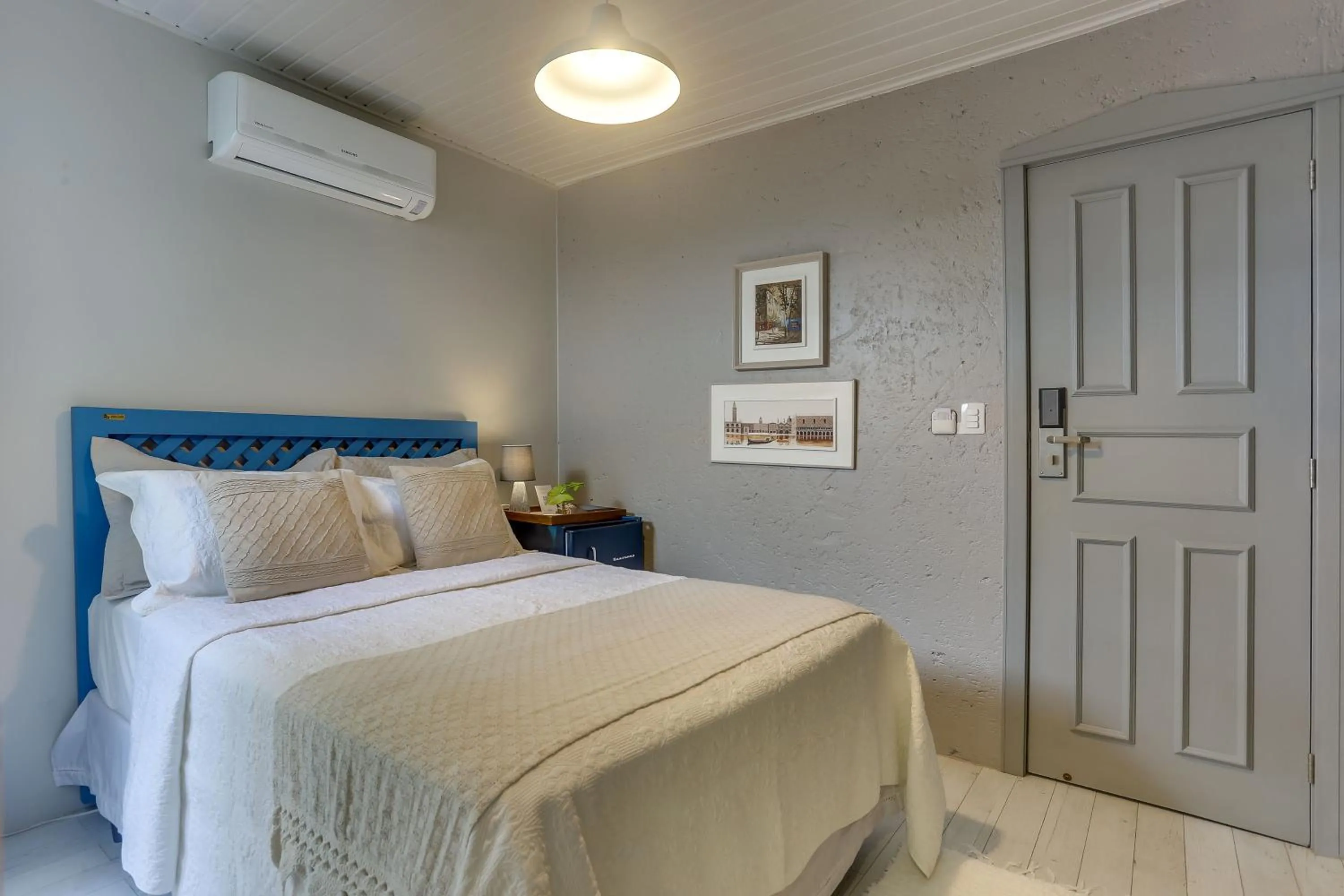 Bed in Solar Beach Hotel