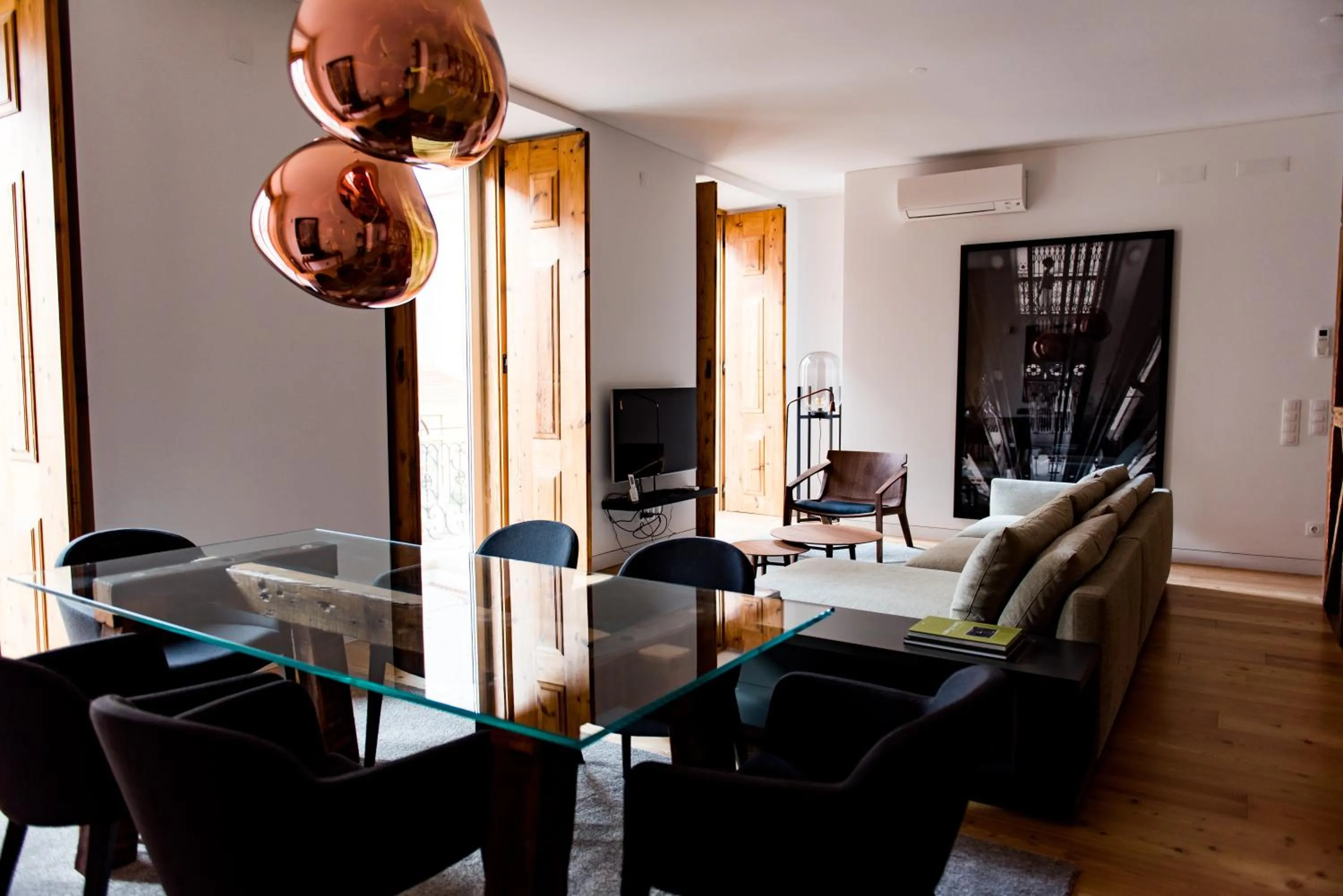 Living room in Flora Chiado Apartments