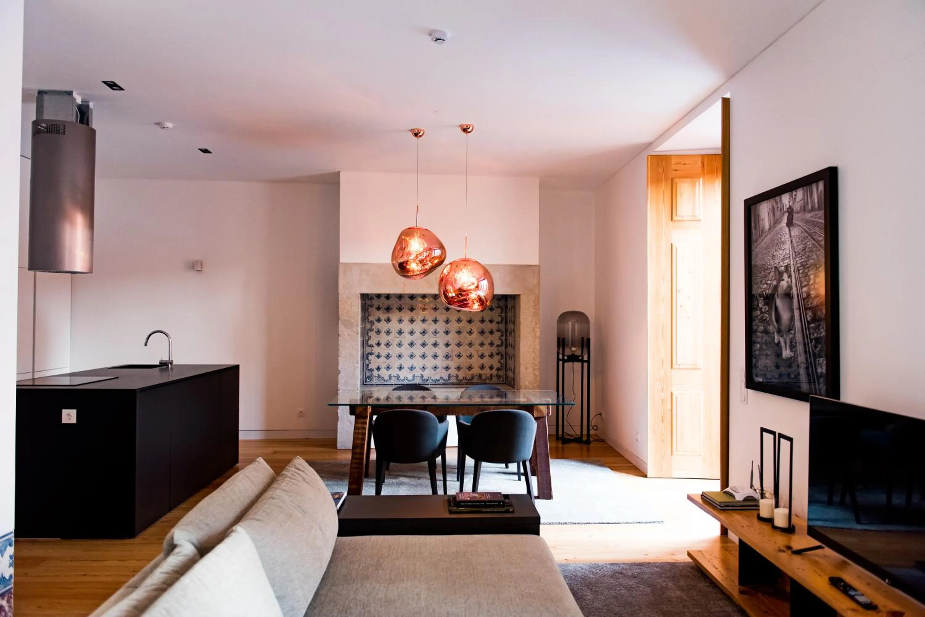 Kitchen or kitchenette in Flora Chiado Apartments