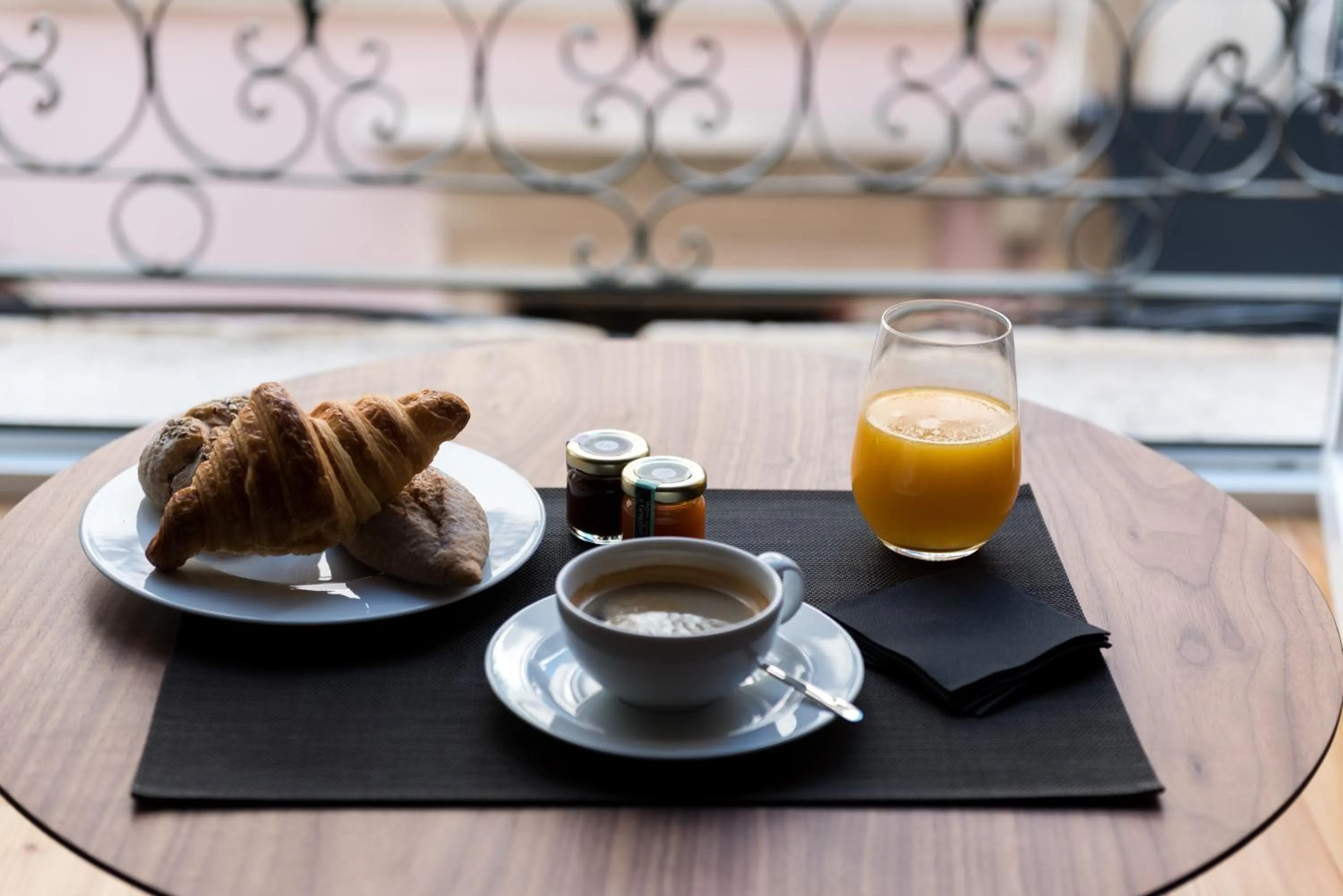 Food close-up in Flora Chiado Apartments
