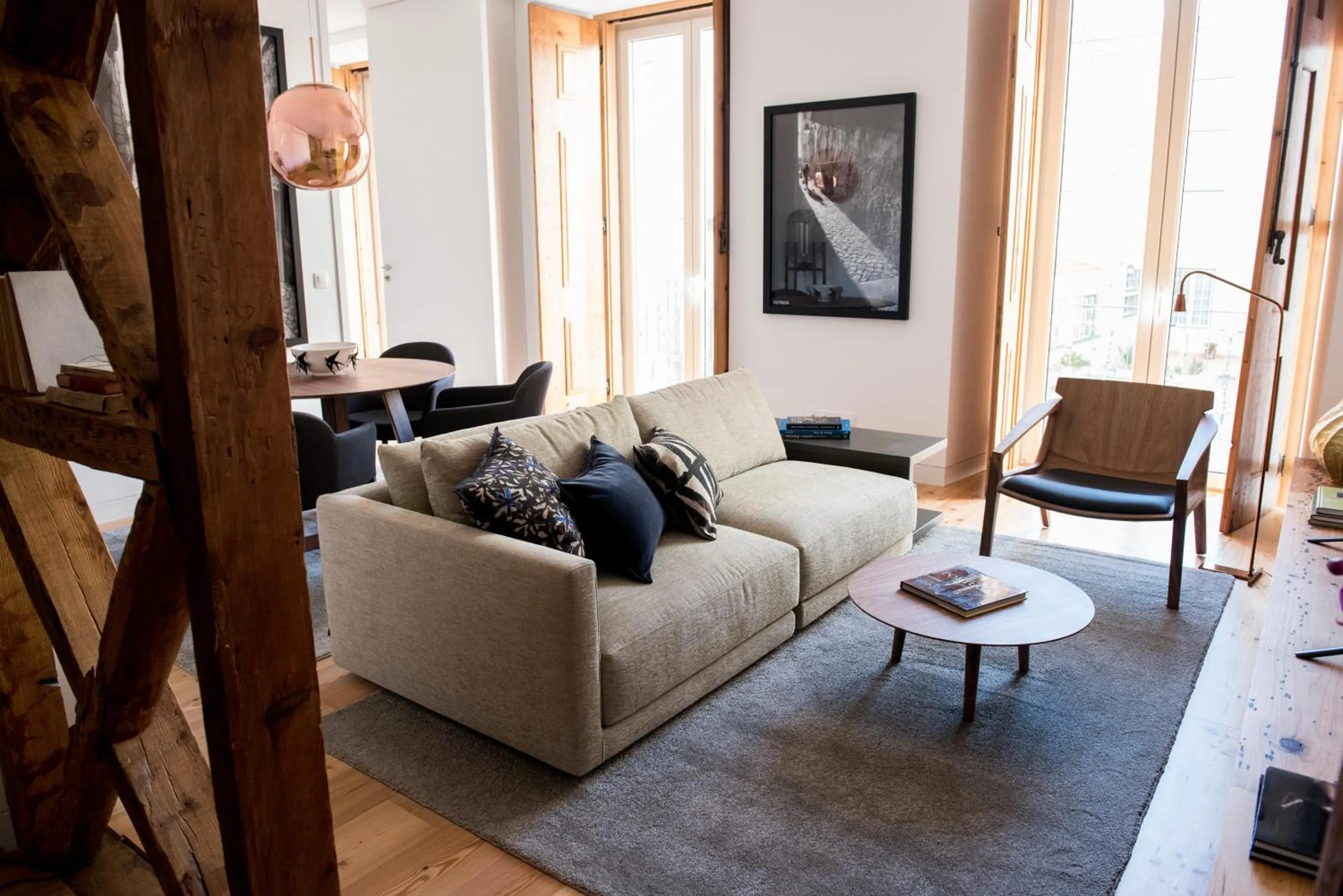 Living room in Flora Chiado Apartments