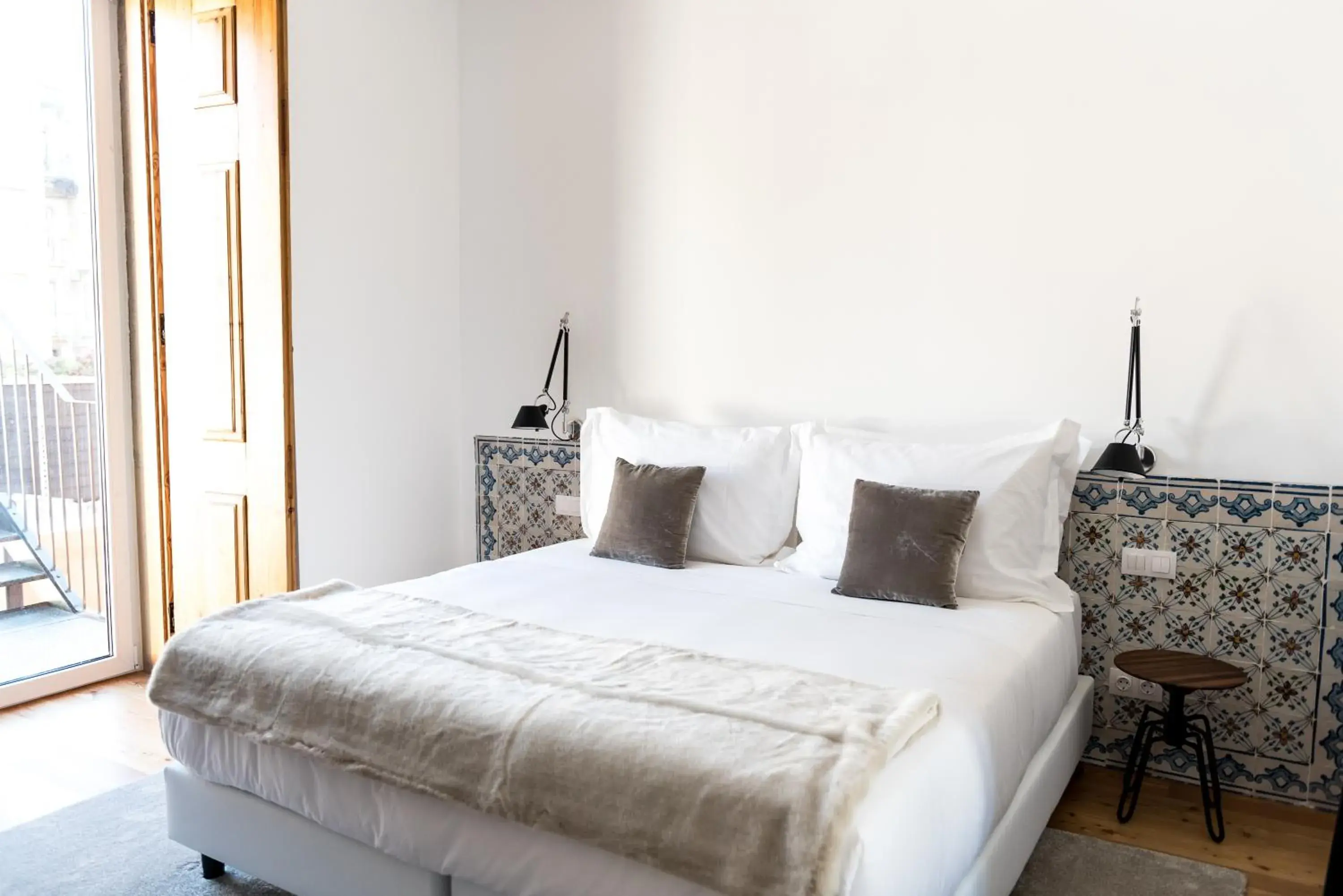 Bed in Flora Chiado Apartments Bed in Flora Chiado Apartments