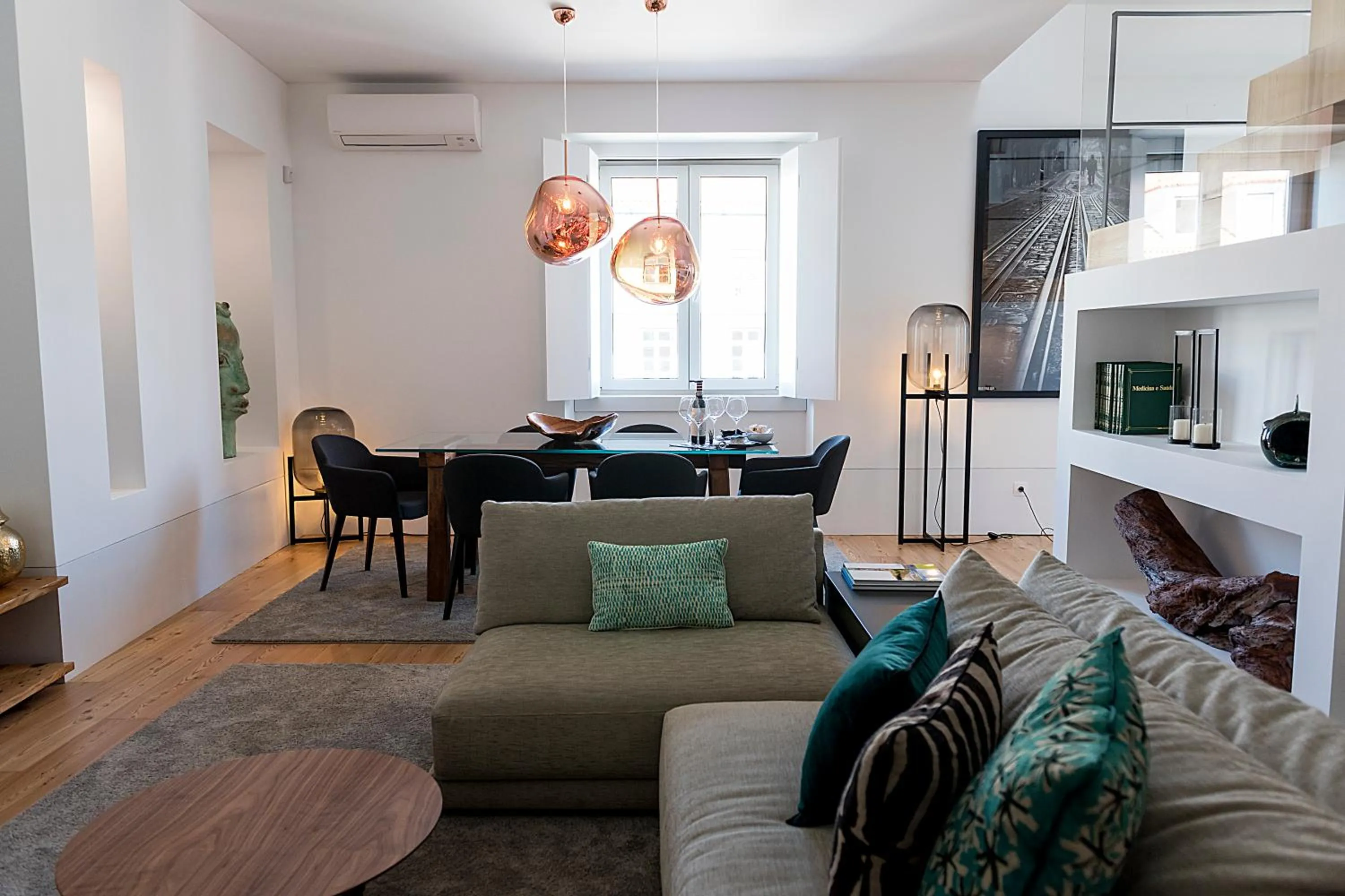 Flora Chiado Apartments