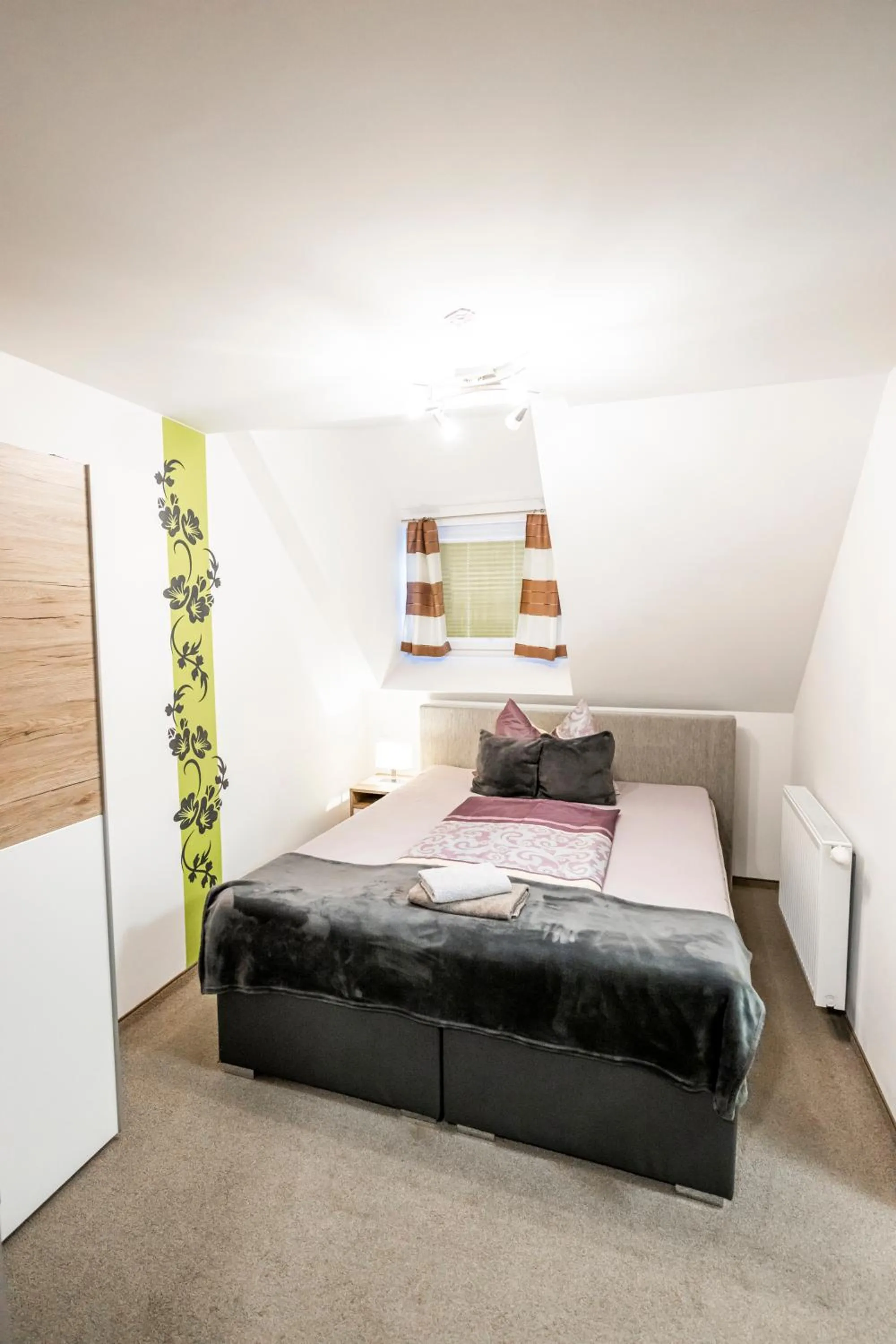 Bed in Die Schlafstube - Bed & Breakfast