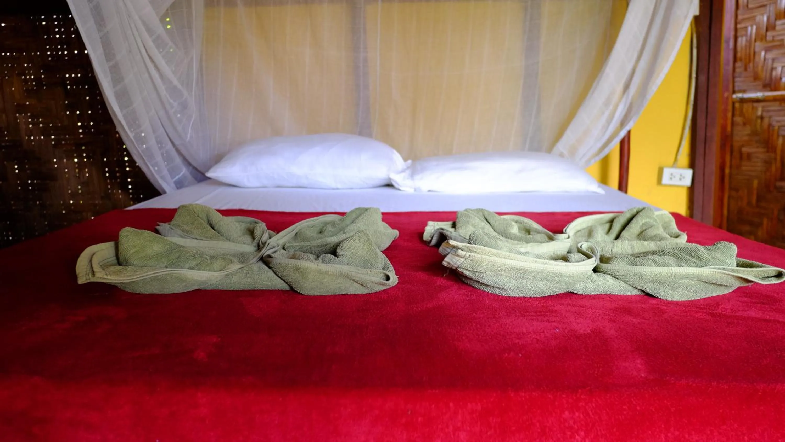 Bed in Andaman Sunflower