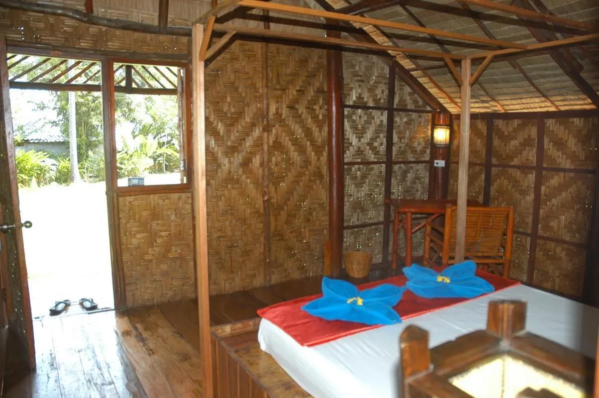Bedroom, Bed in Andaman Sunflower