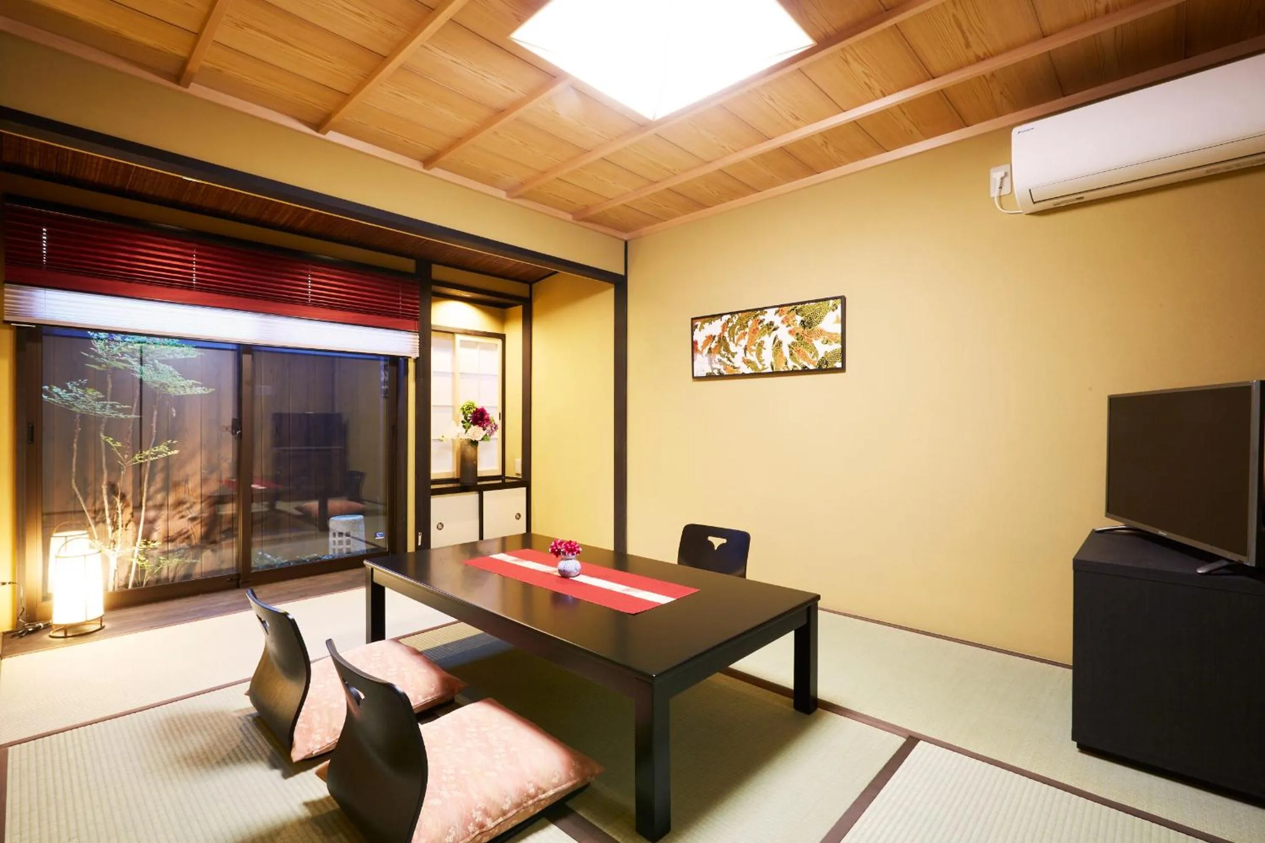 Living room in Rinn Kujoharikoji 59