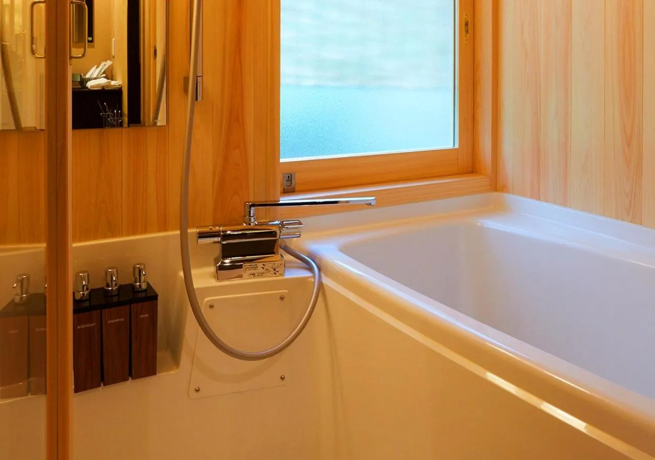 Shower in Rinn Kujoharikoji 59