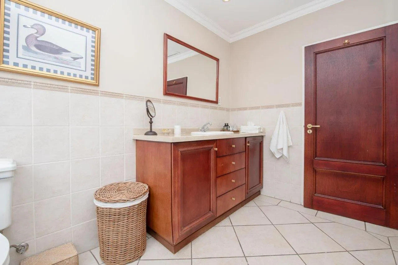 Bathroom in Wild Olive Executive Suite