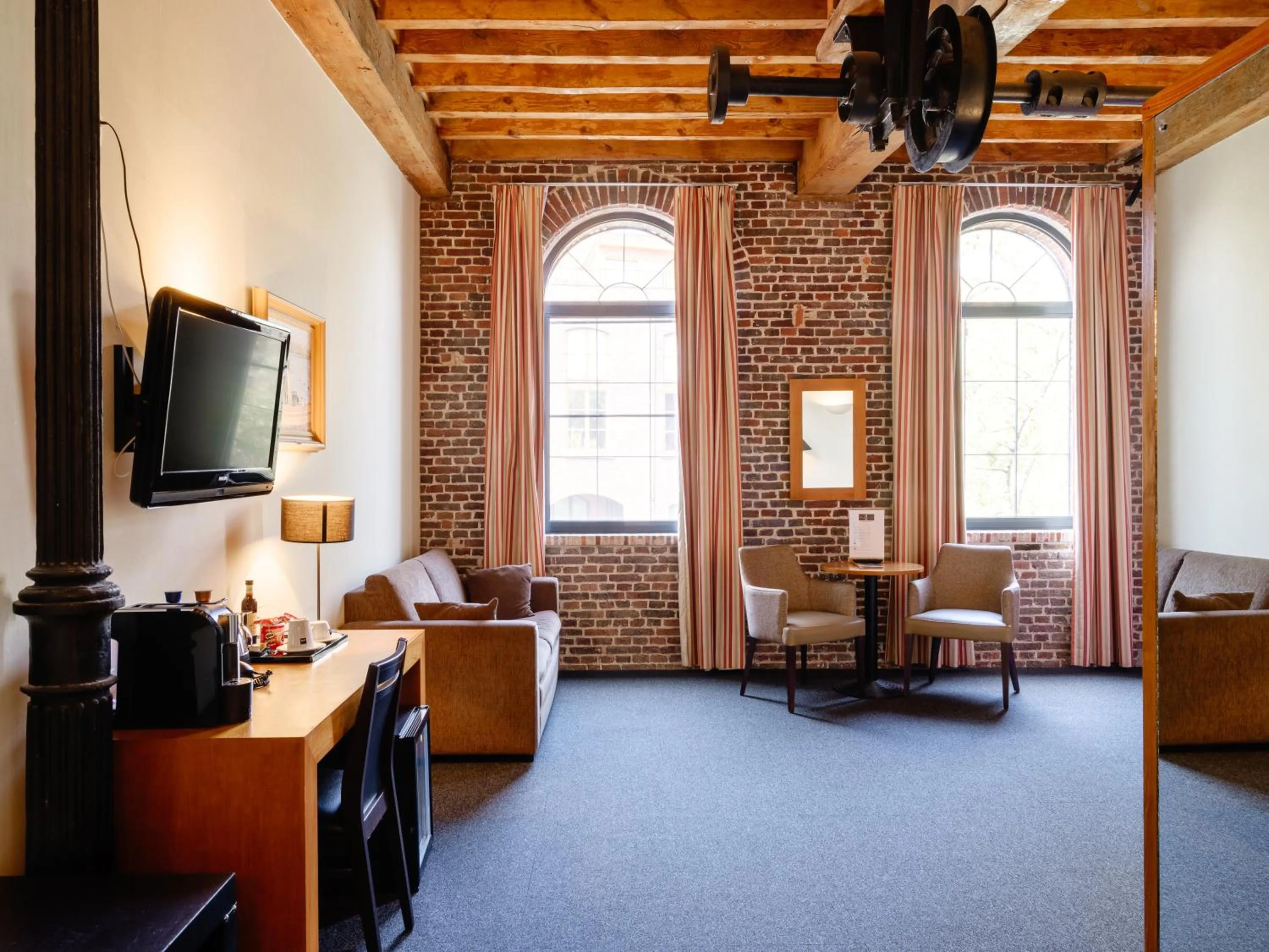 TV and multimedia in Ghent River Hotel