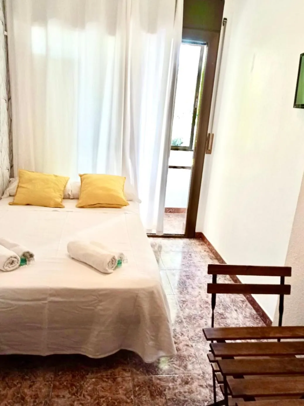 Fira Guest House