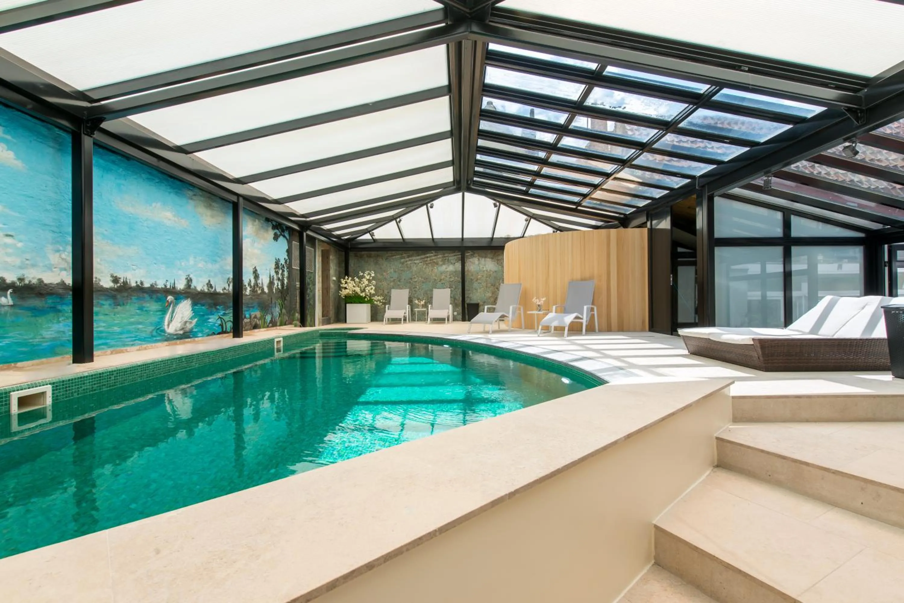 Swimming pool in Boutique Hotel Die Swaene