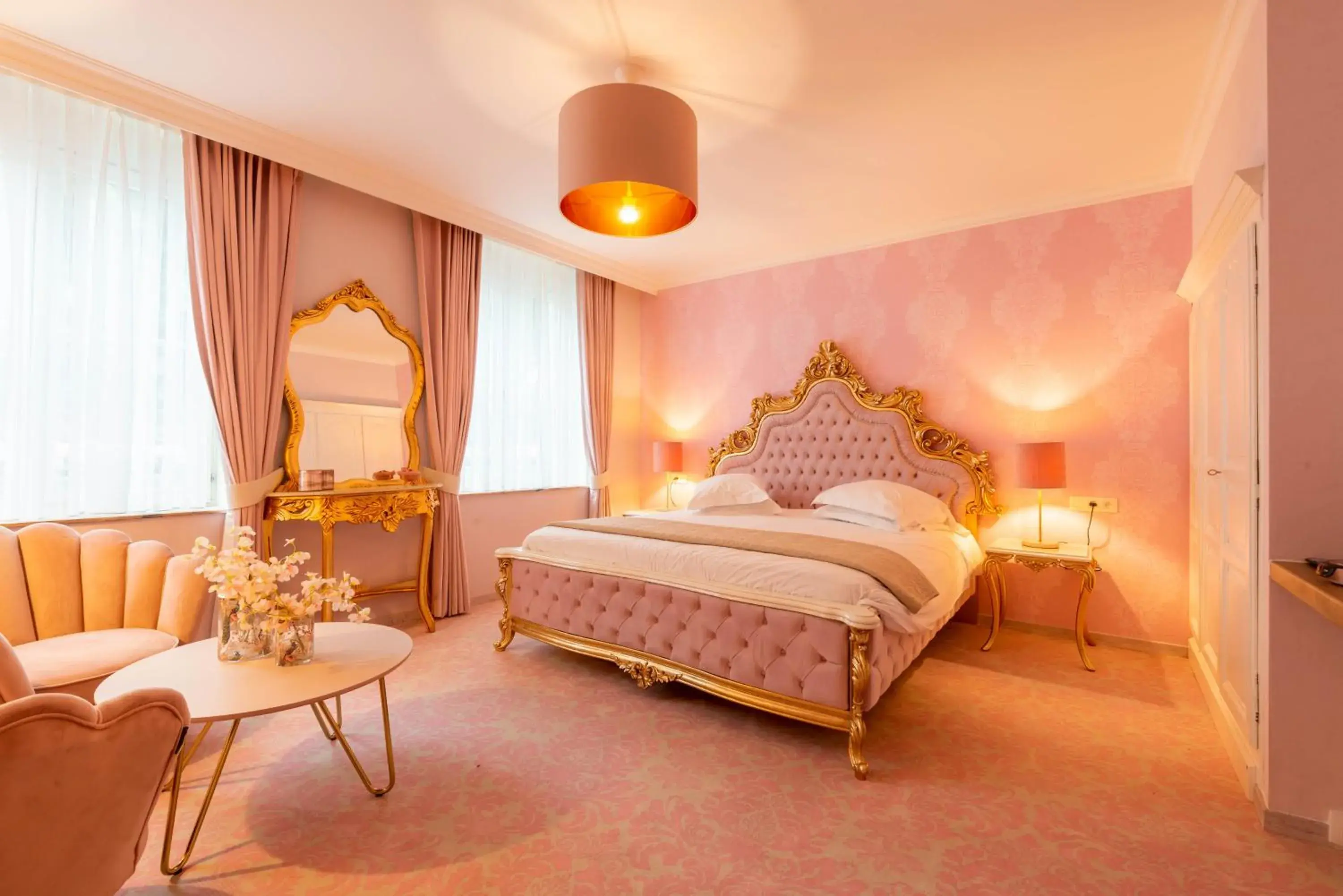 Pink Suite in Boutique Hotel Die Swaene Pink Suite in Boutique Hotel Die Swaene