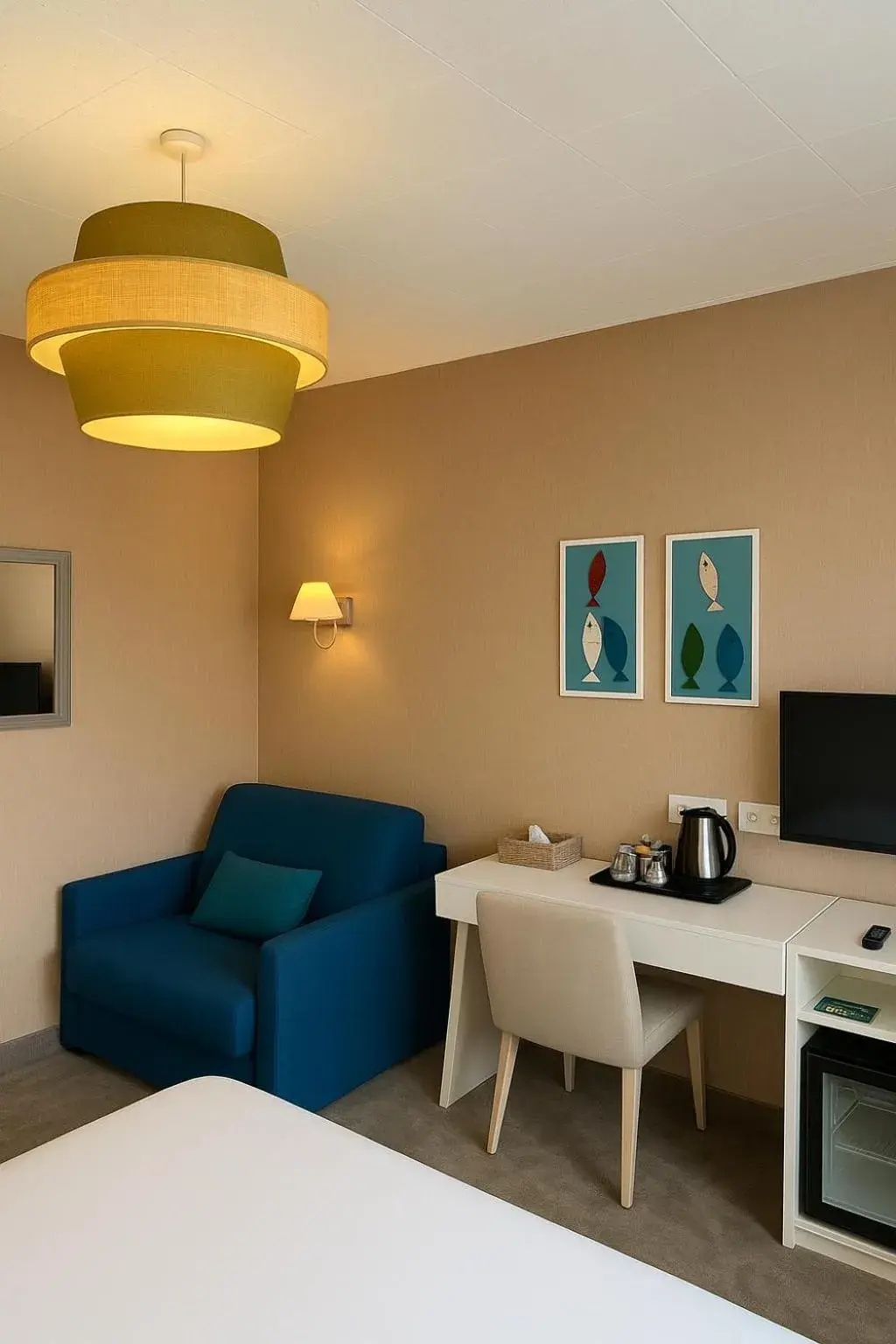 Photo of the whole room, Bed in Cit'Hotel des Messageries Photo of the whole room, Bed in Cit'Hotel des Messageries