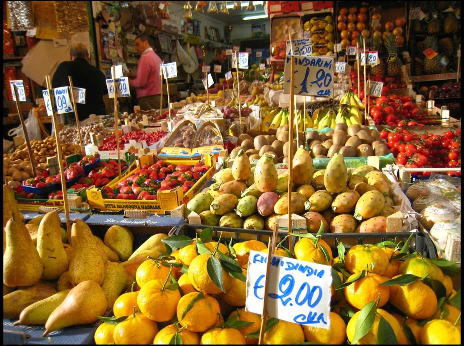 Neighbourhood in Large double room in Catania, B&B Le voci del mercato