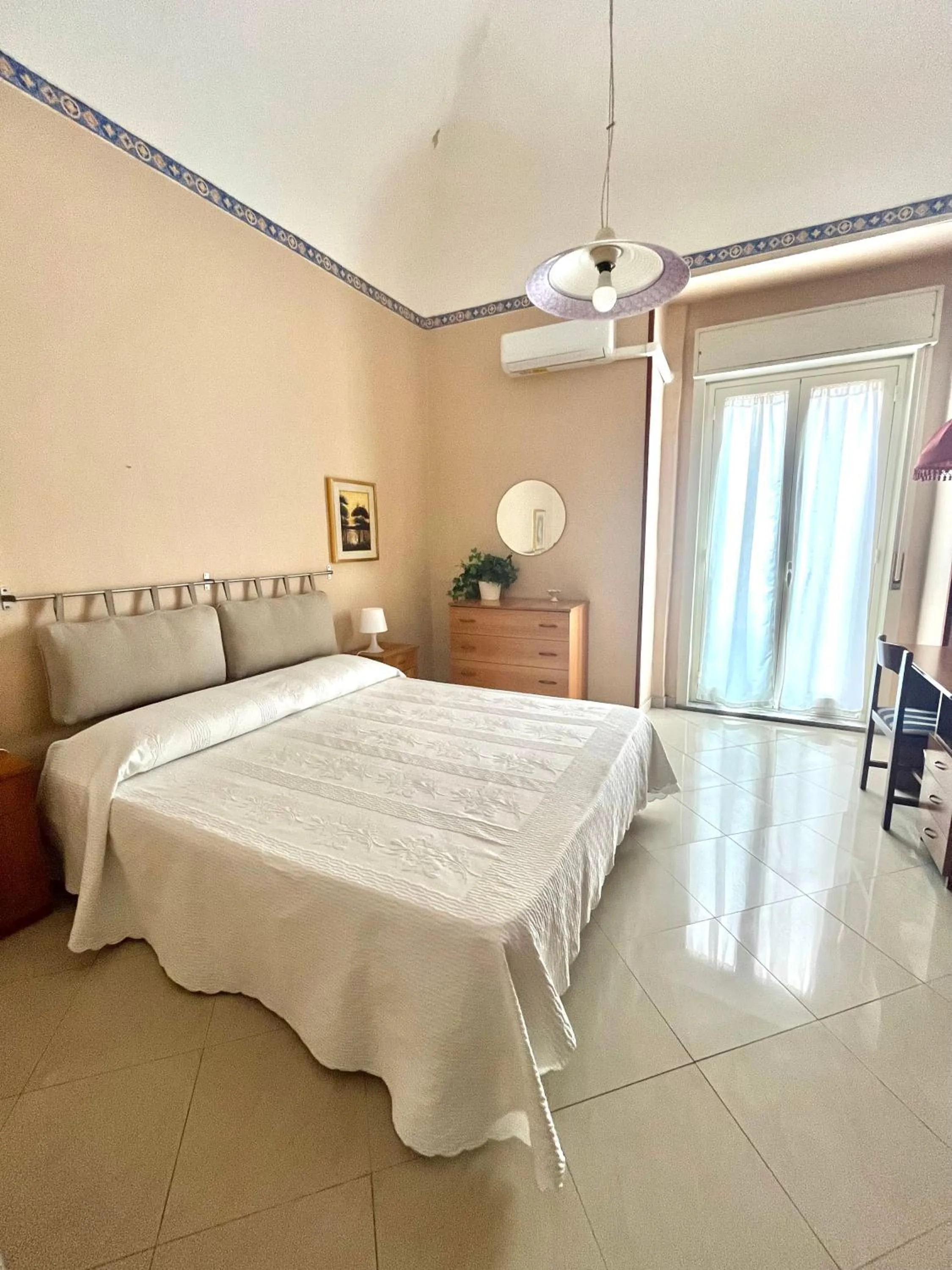 Large double room in Catania, B&B Le voci del mercato