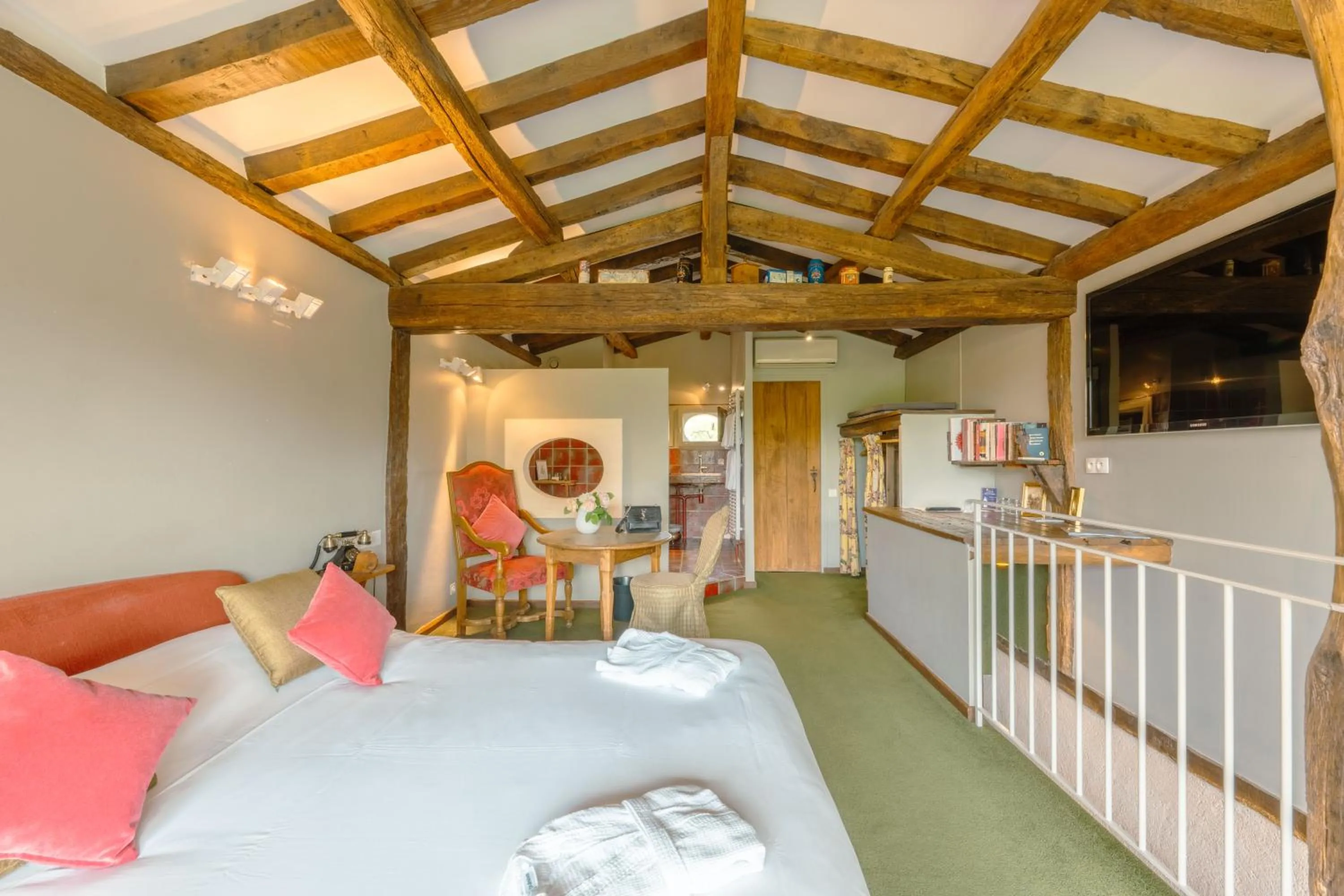 Bed in Relais du Bois Saint Georges - Hôtel de Charme