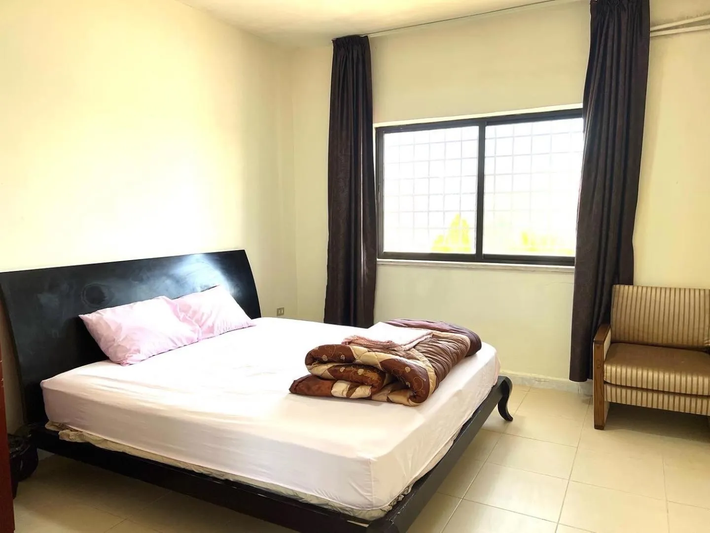 Bed in Al Qatal Building