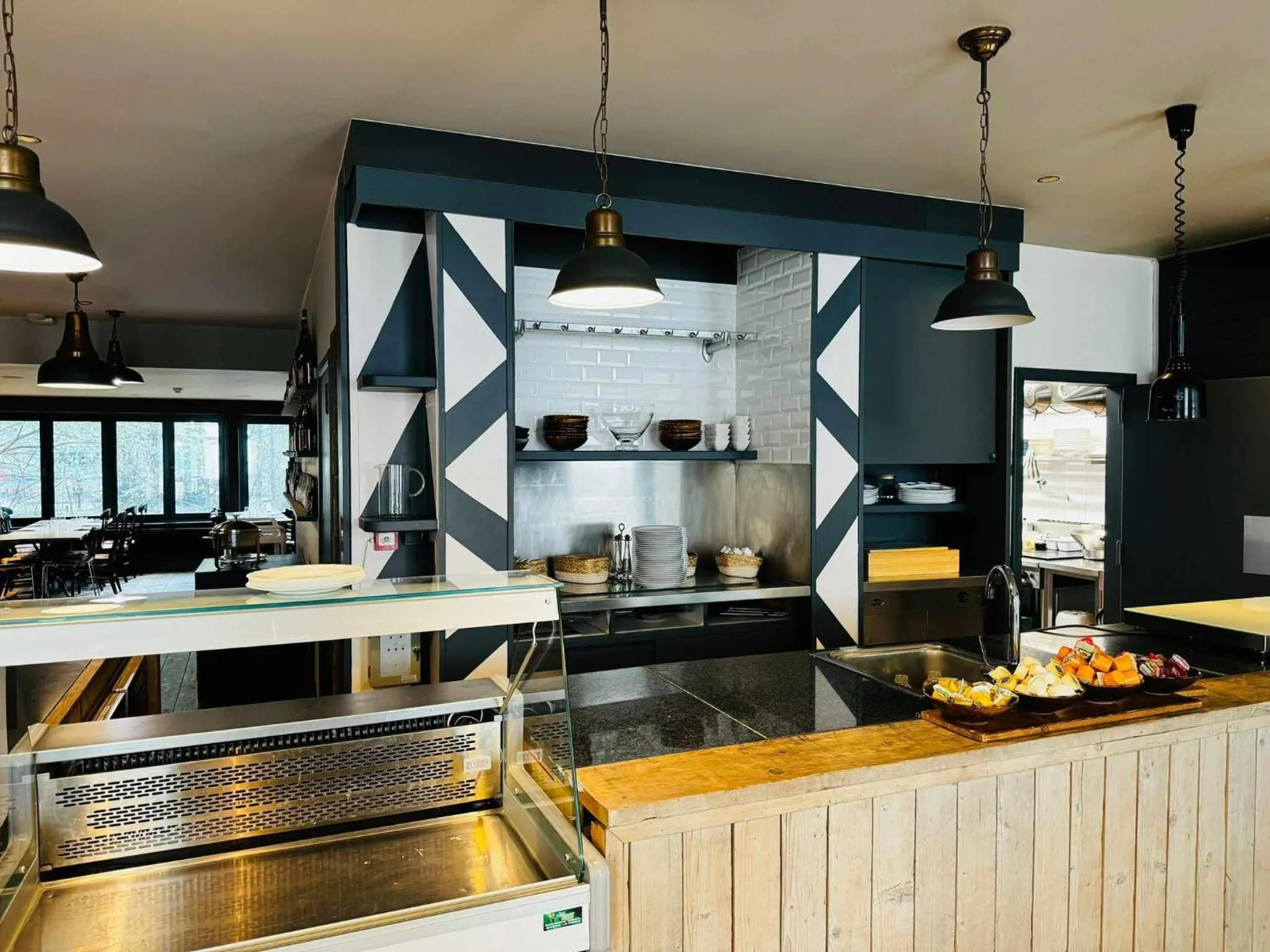 Kitchen or kitchenette in Hôtel Val de Poix- Logis Hôtel Restaurant