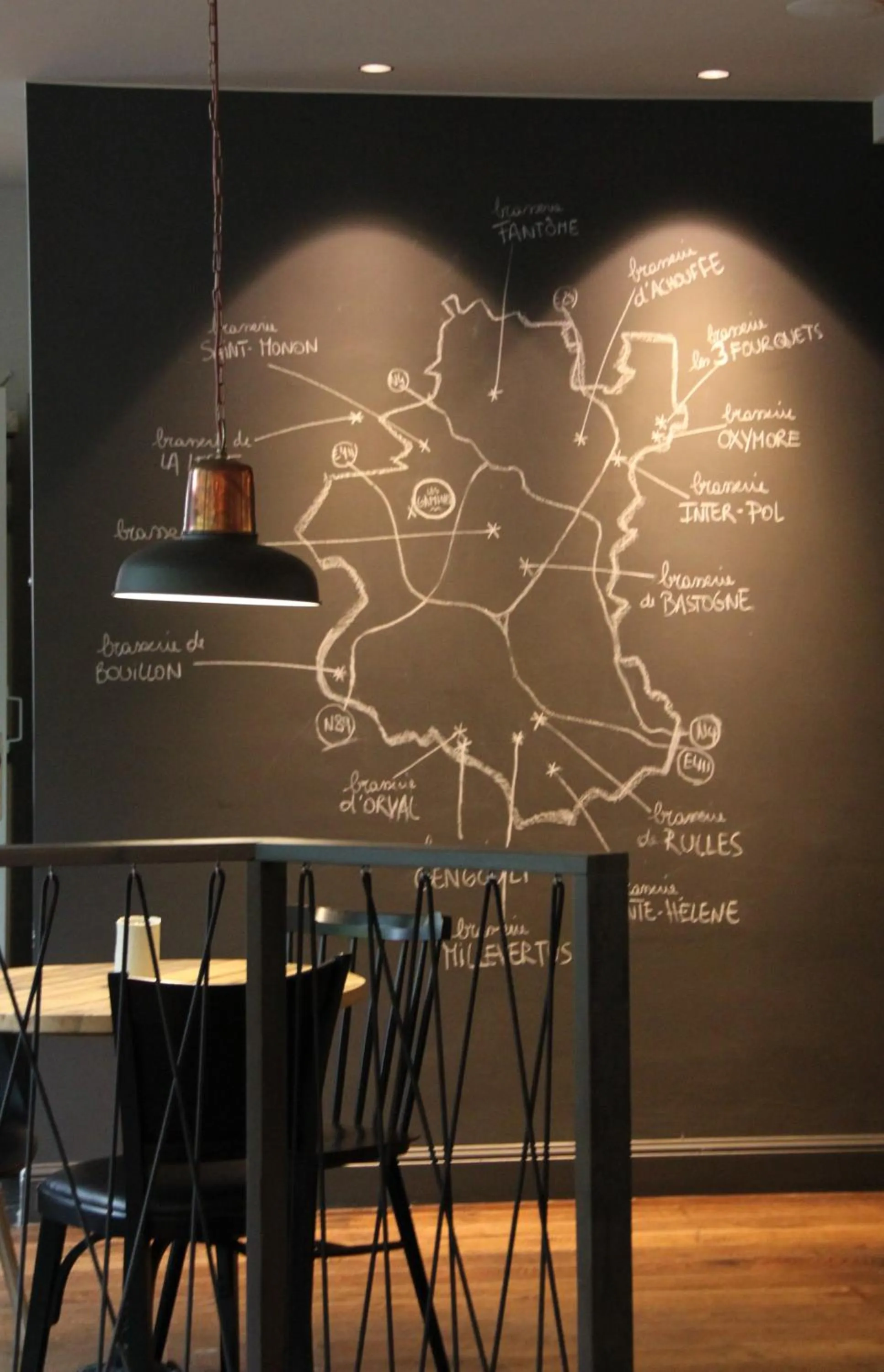 Lounge or bar in Hôtel Val de Poix- Logis Hôtel Restaurant