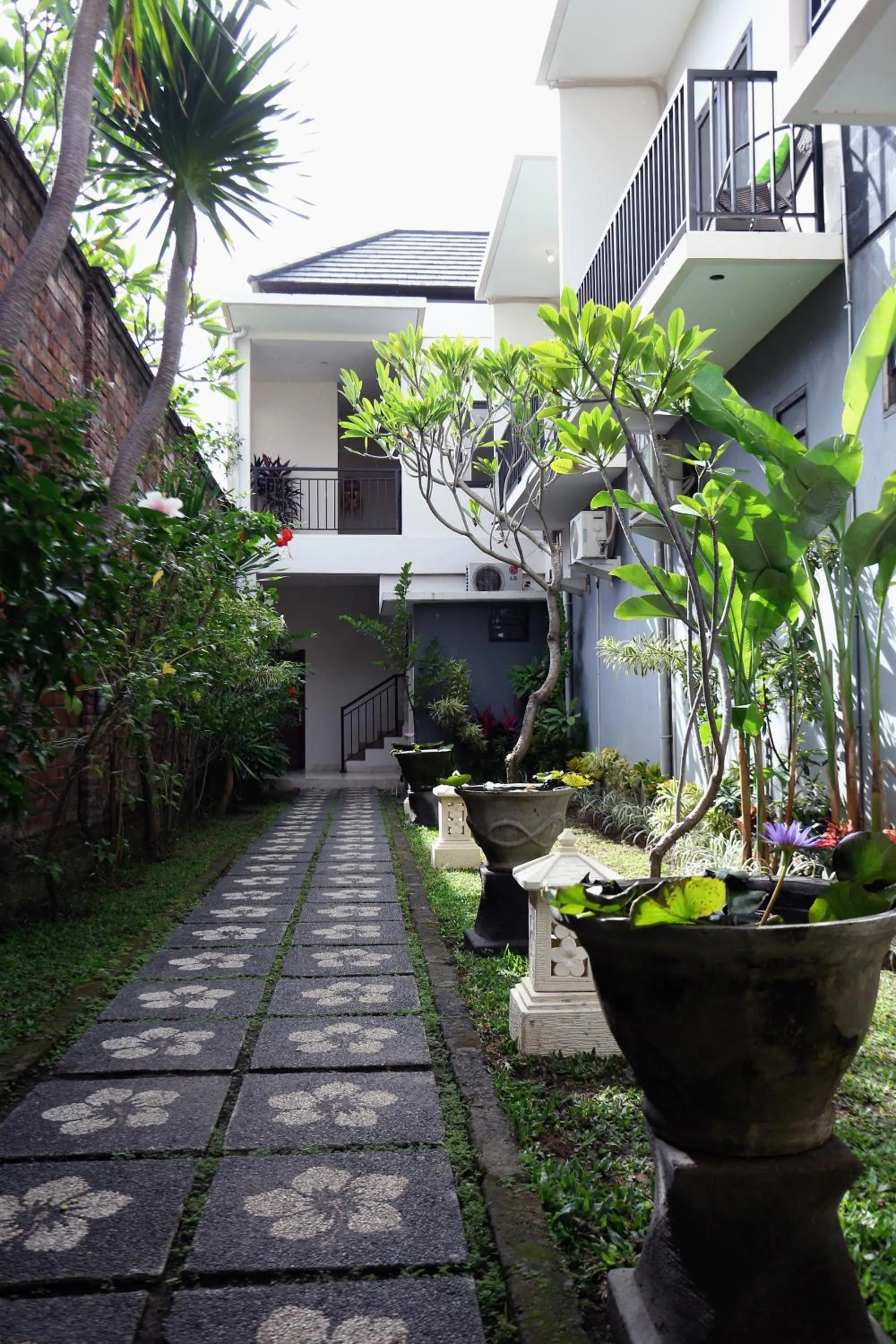 Property building in Cameng Homestay