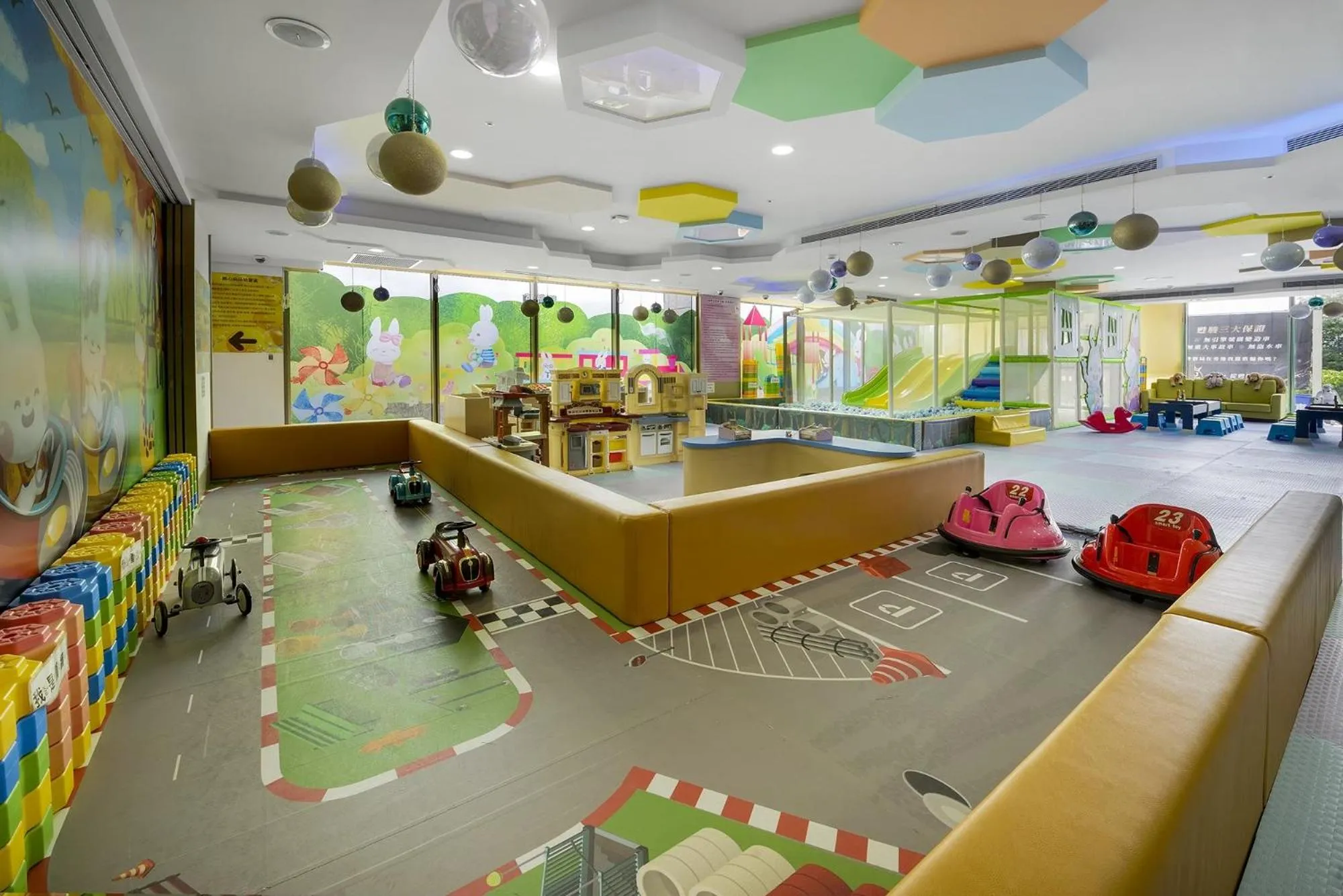 Children play ground in Walden Hotel