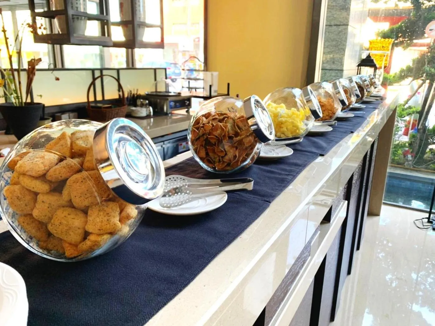 Coffee/tea facilities in Walden Hotel