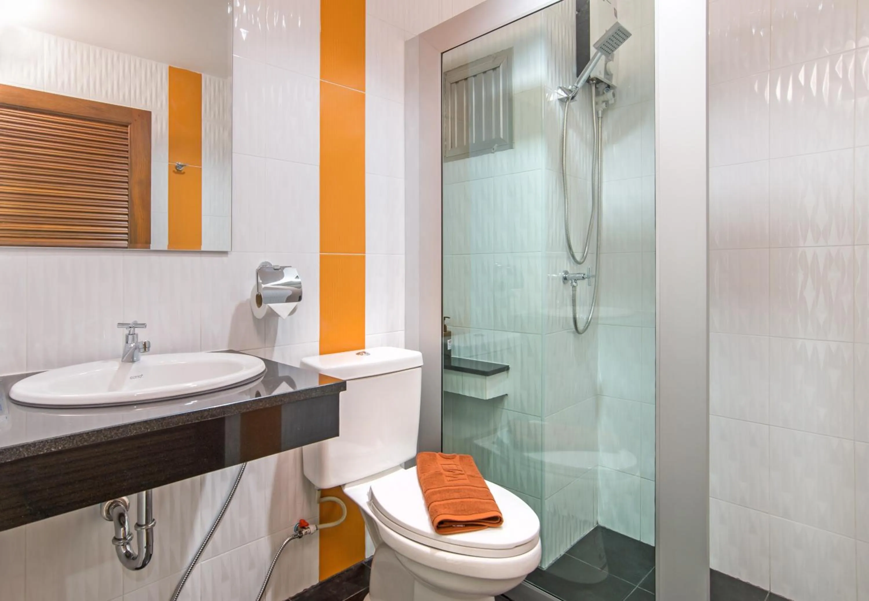 Bathroom in Lada Krabi Express