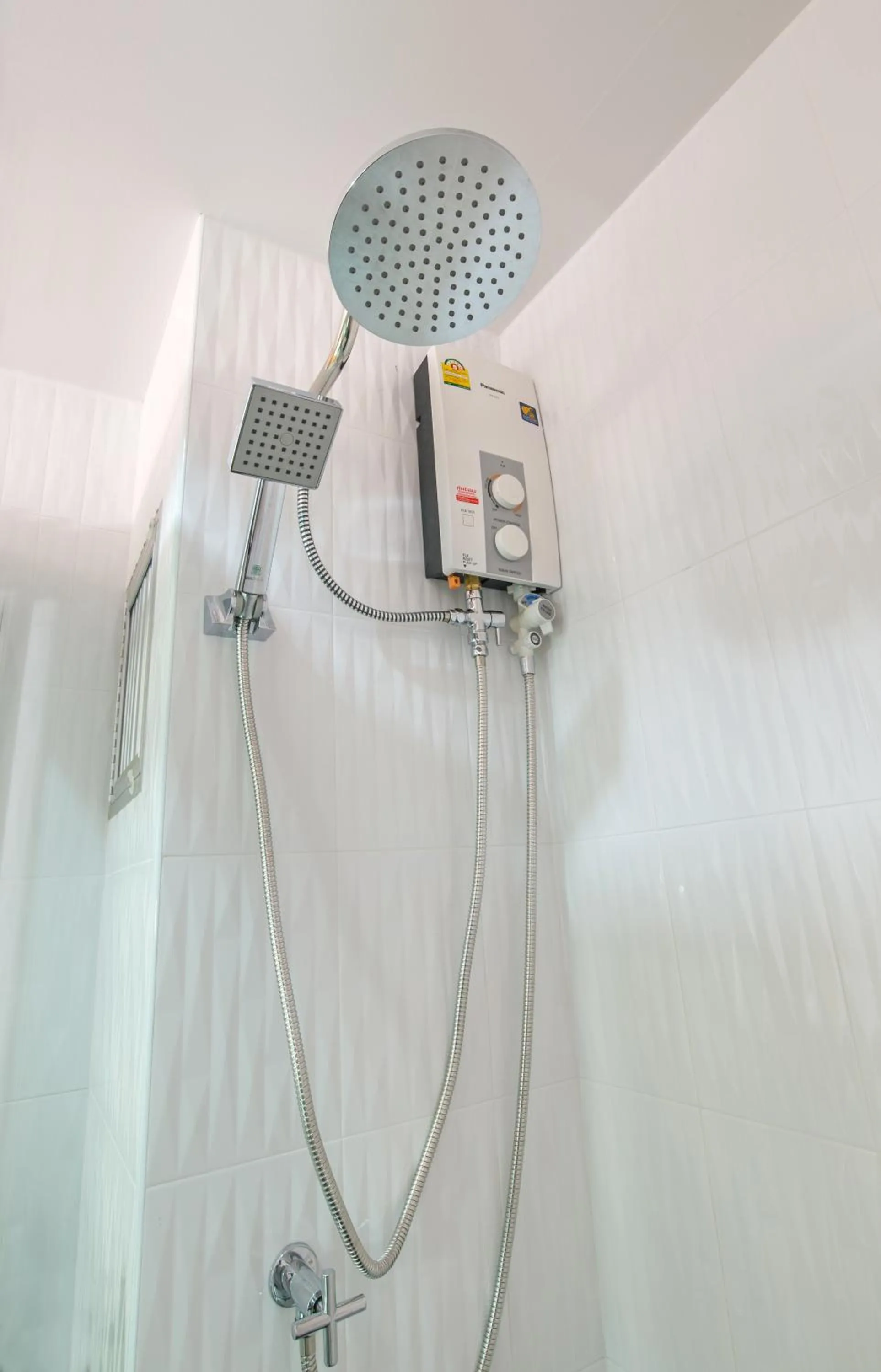 Shower in Lada Krabi Express