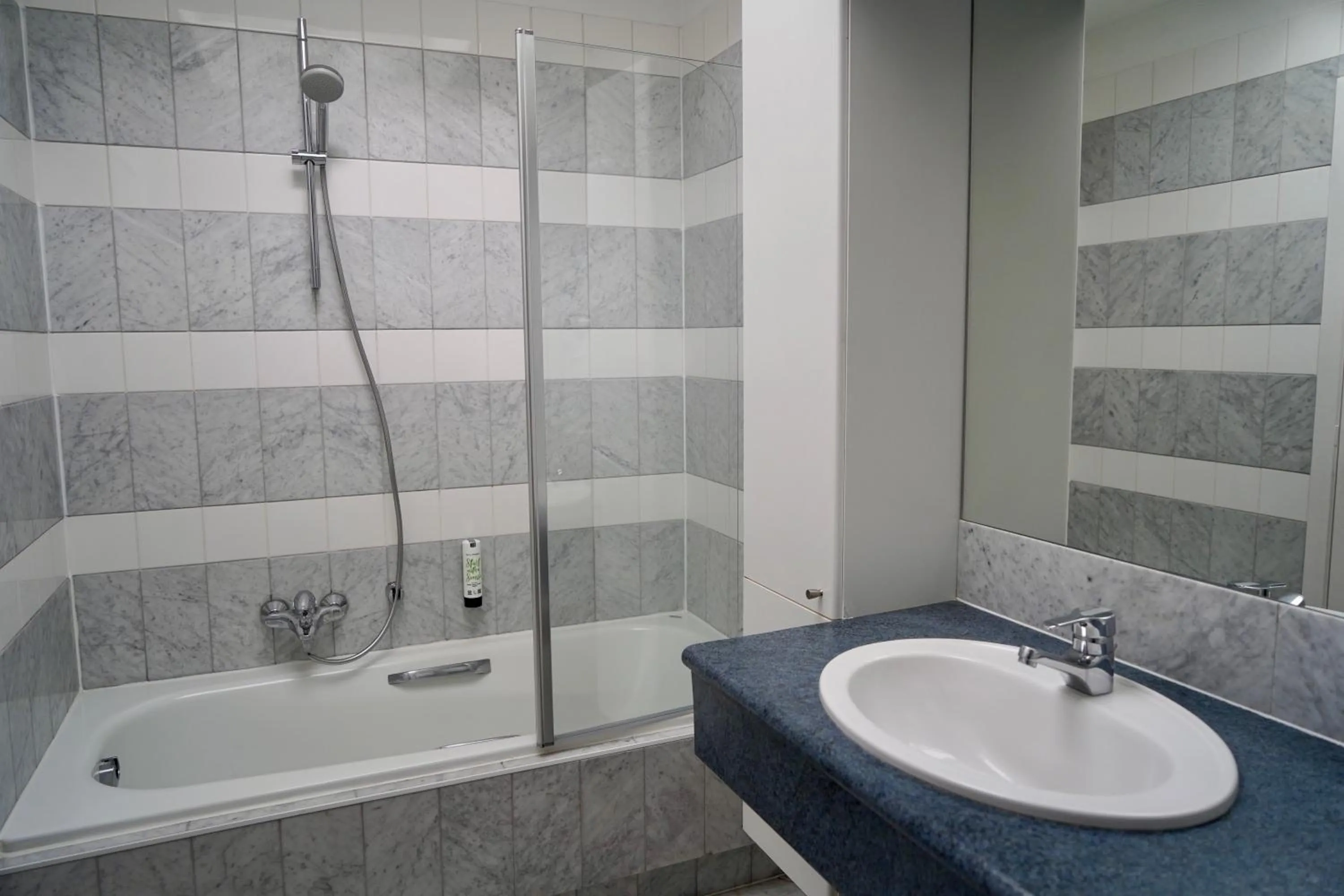 Bathroom in Hotel Prins Boudewijn