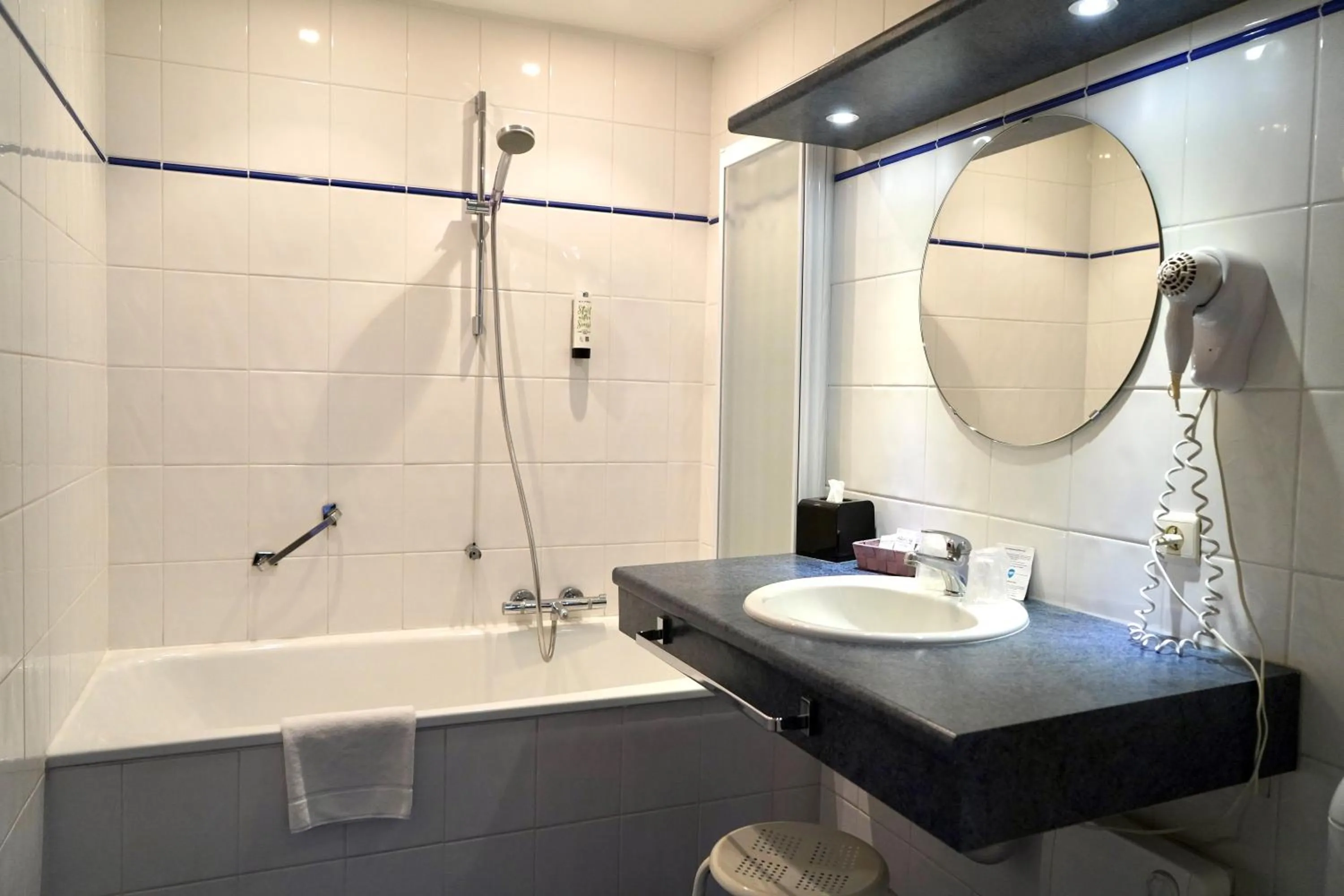 Bathroom in Hotel Prins Boudewijn