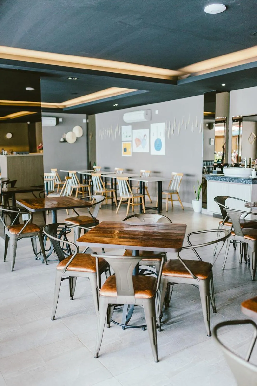 Restaurant/places to eat in Barelang Hotel Nagoya Batam