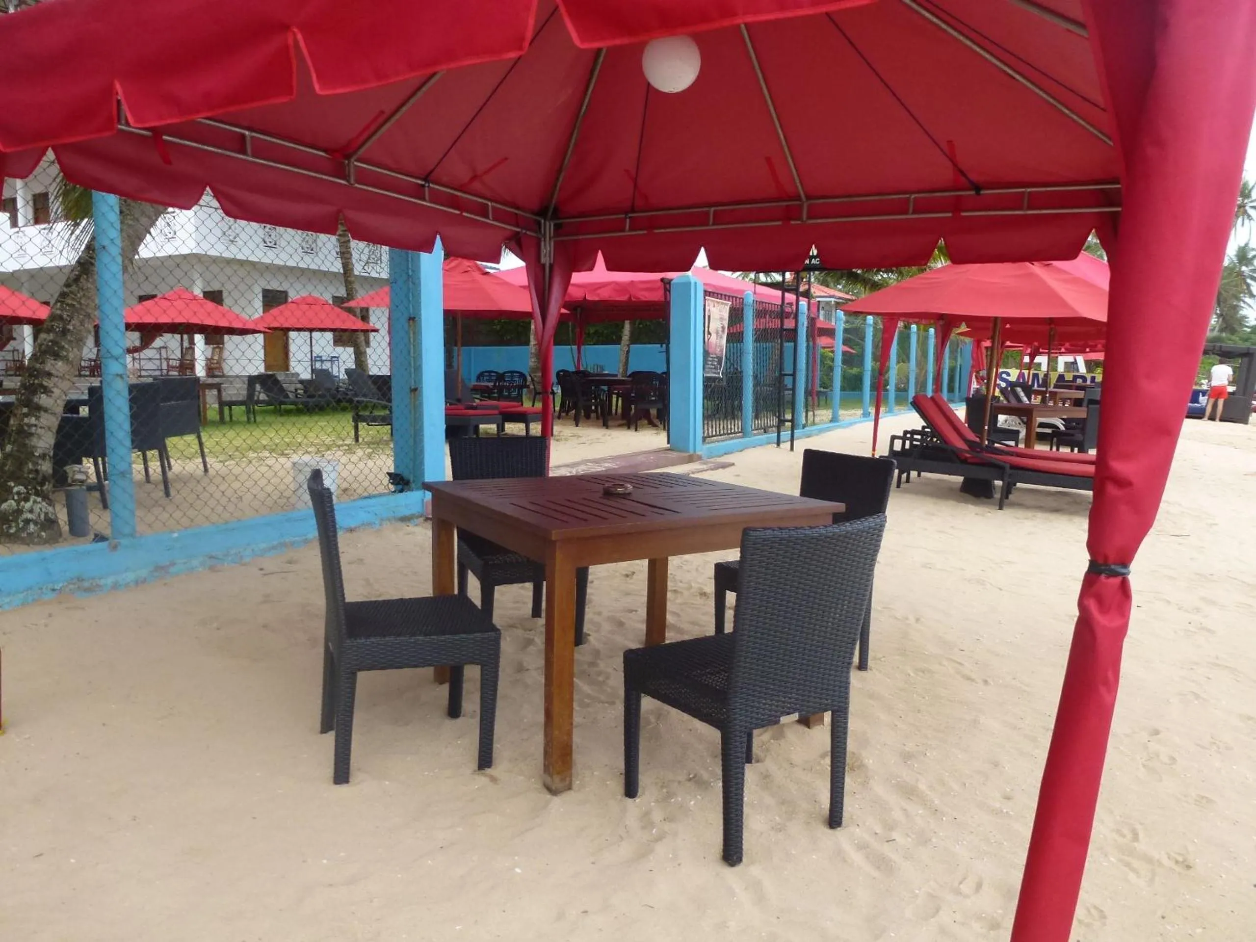 Restaurant/places to eat in Samaru Beach House